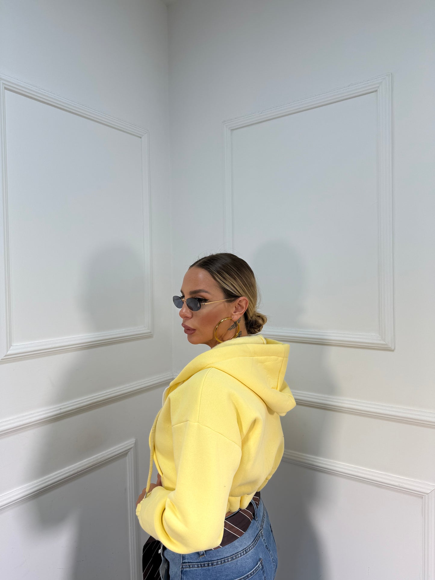 Felpa crop in pile con cappuccio Essential gialla 43763