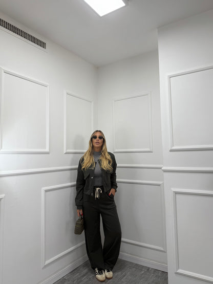 Coordinato in tuta Cozy verde oliva 25753