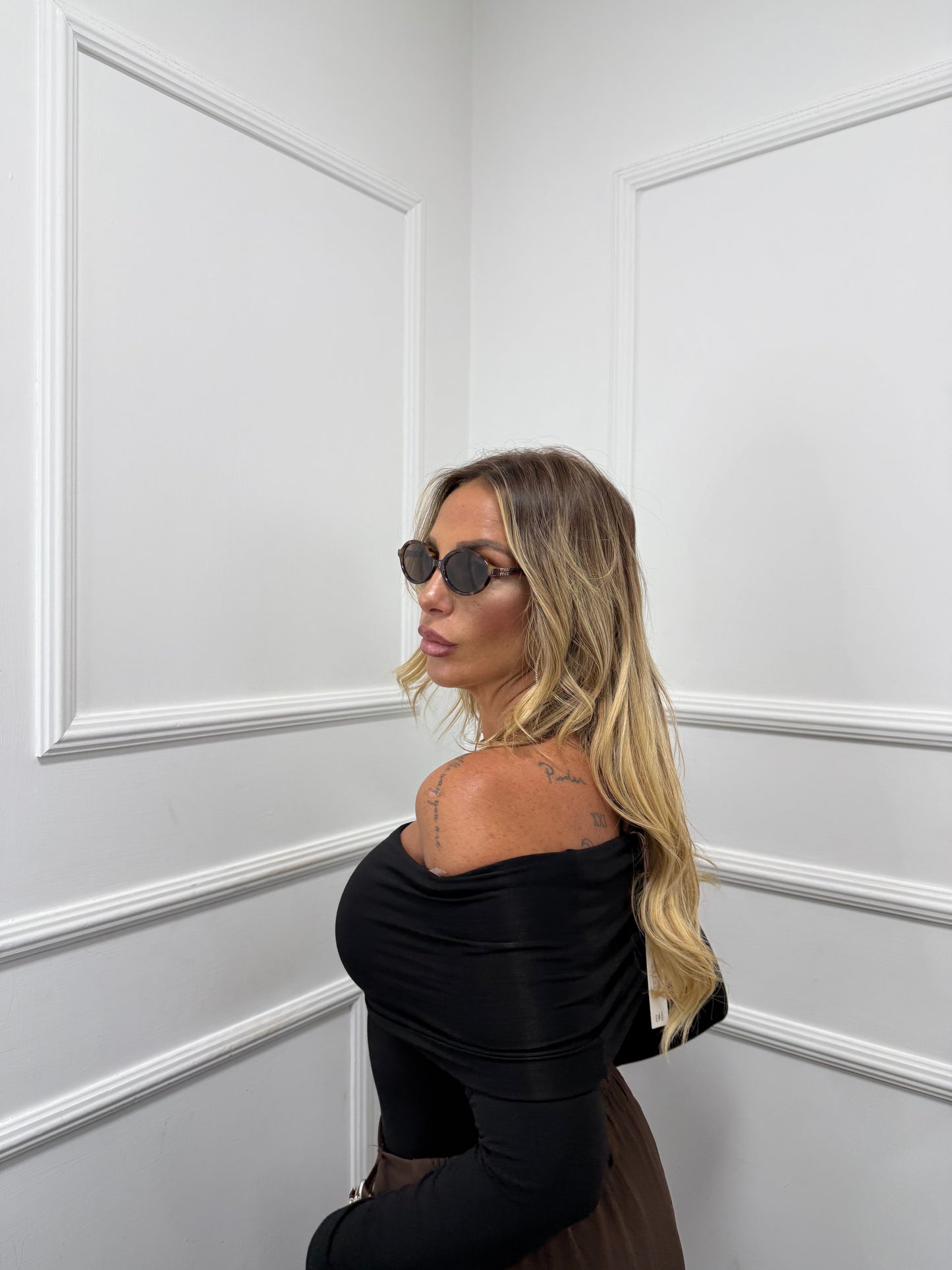 Shirt scollo a barca in viscosa Brendy nero ng3811