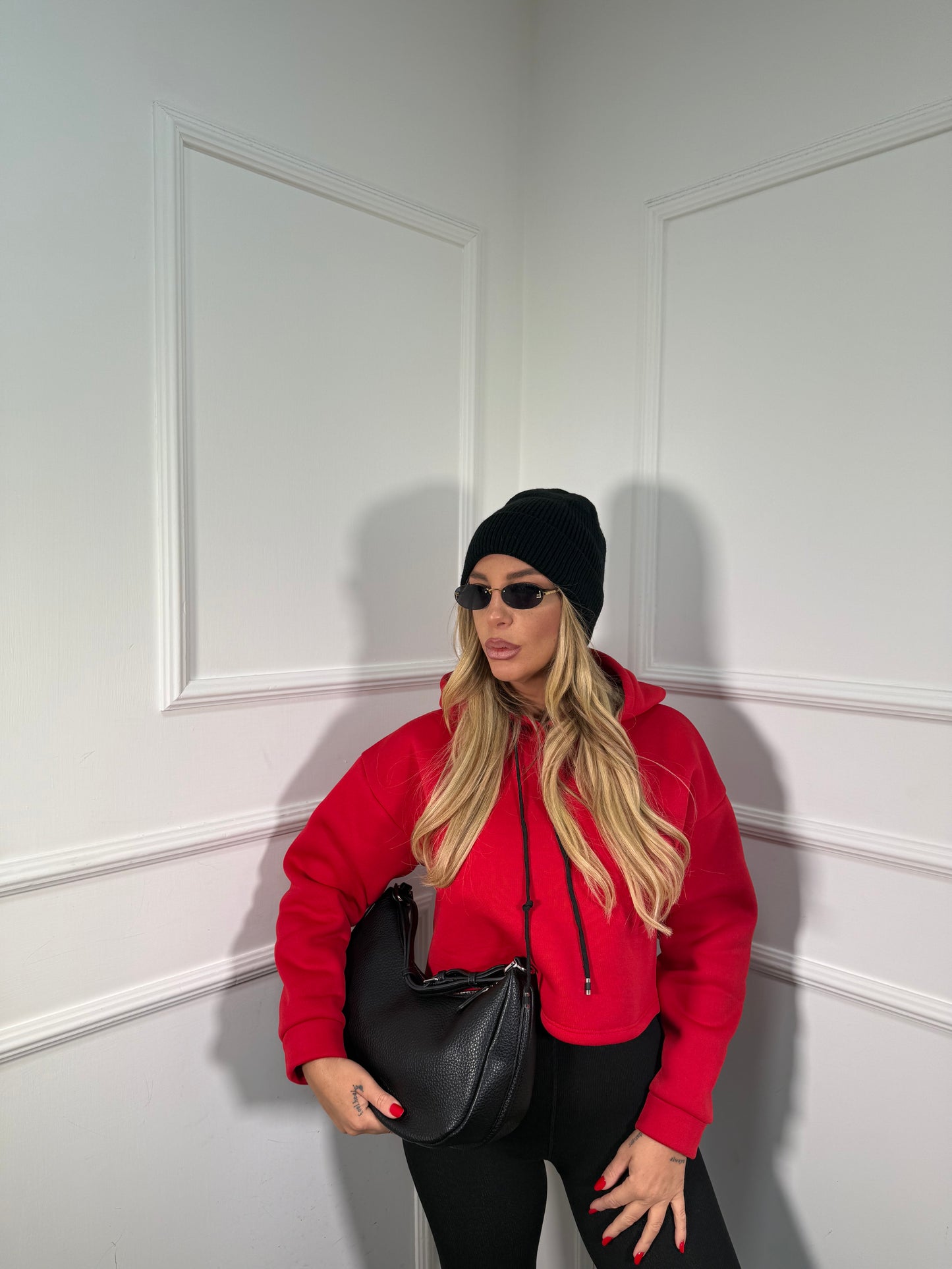 Felpa crop con cappuccio in pile rossa