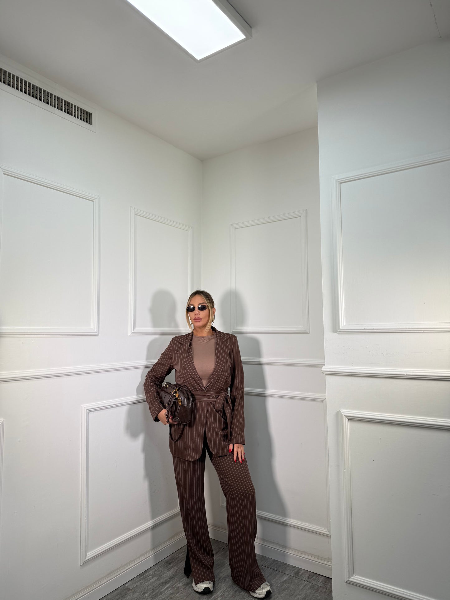 Tailleur gessato Katrin cacao 30575