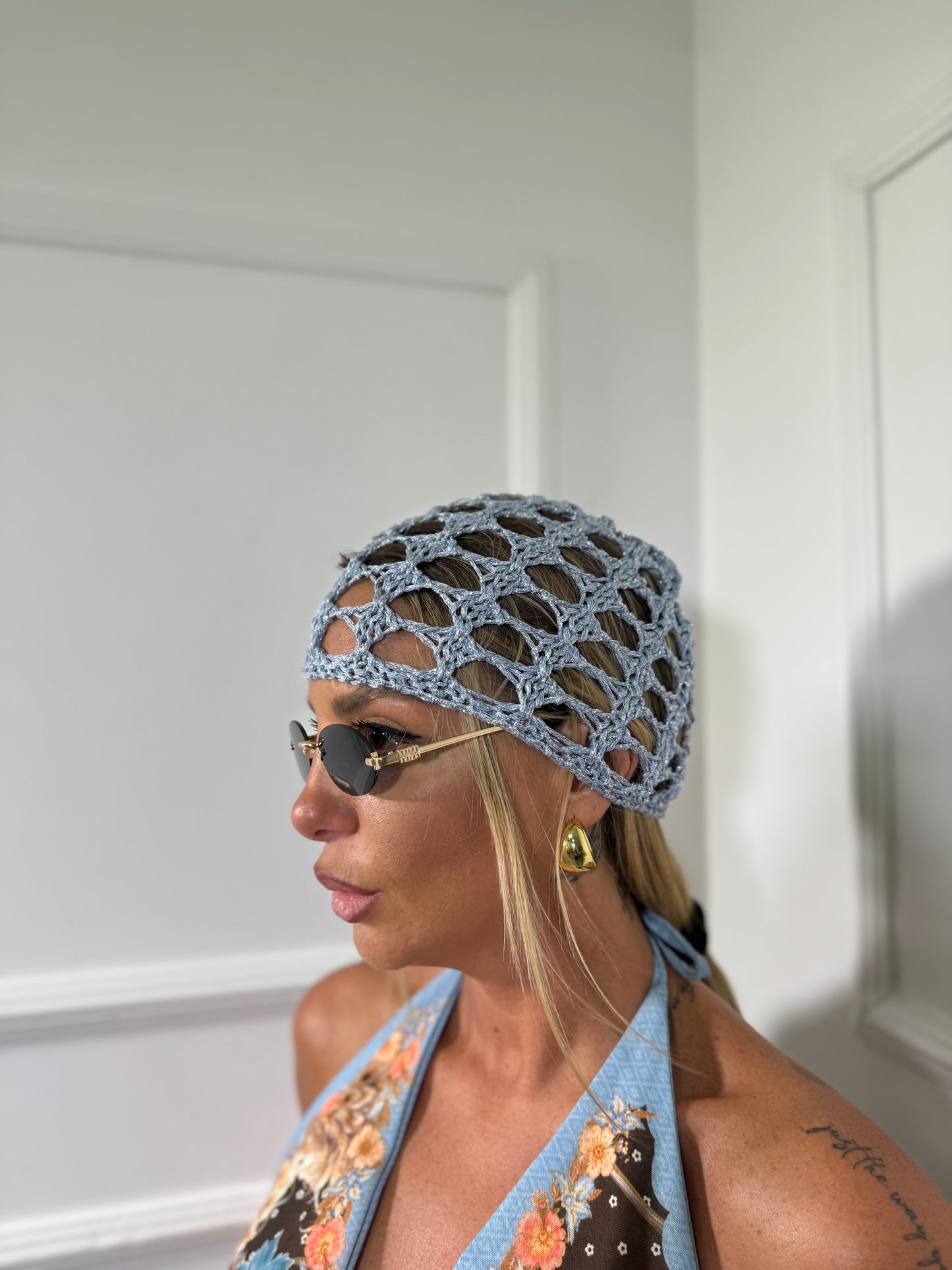 Cuffietta in filo laminata azzurra