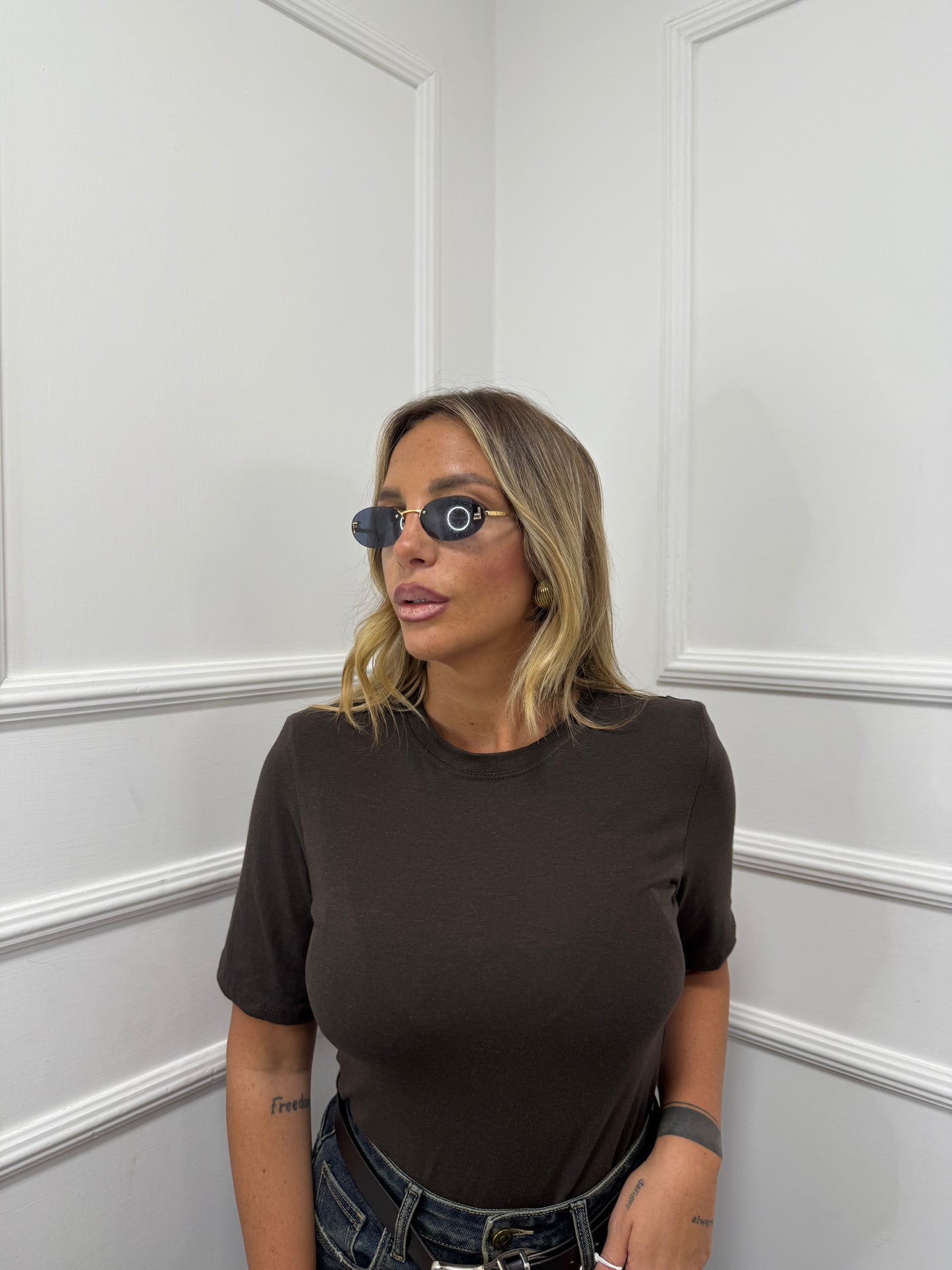 T-shirt con spalline lunghezza basic cioccolato 5058