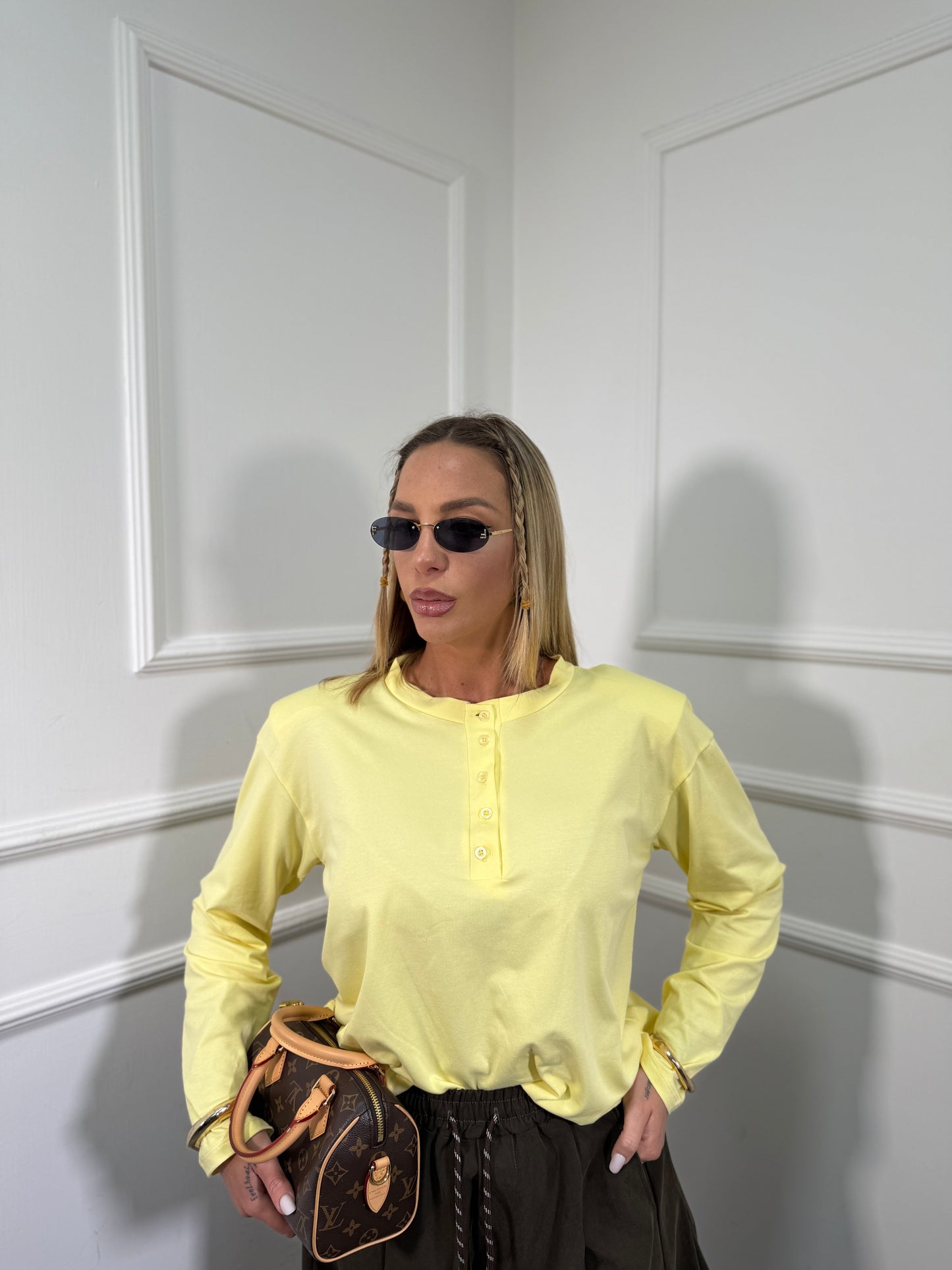 Shirt con bottoncini e spalline Maddy (vari colori) 22687