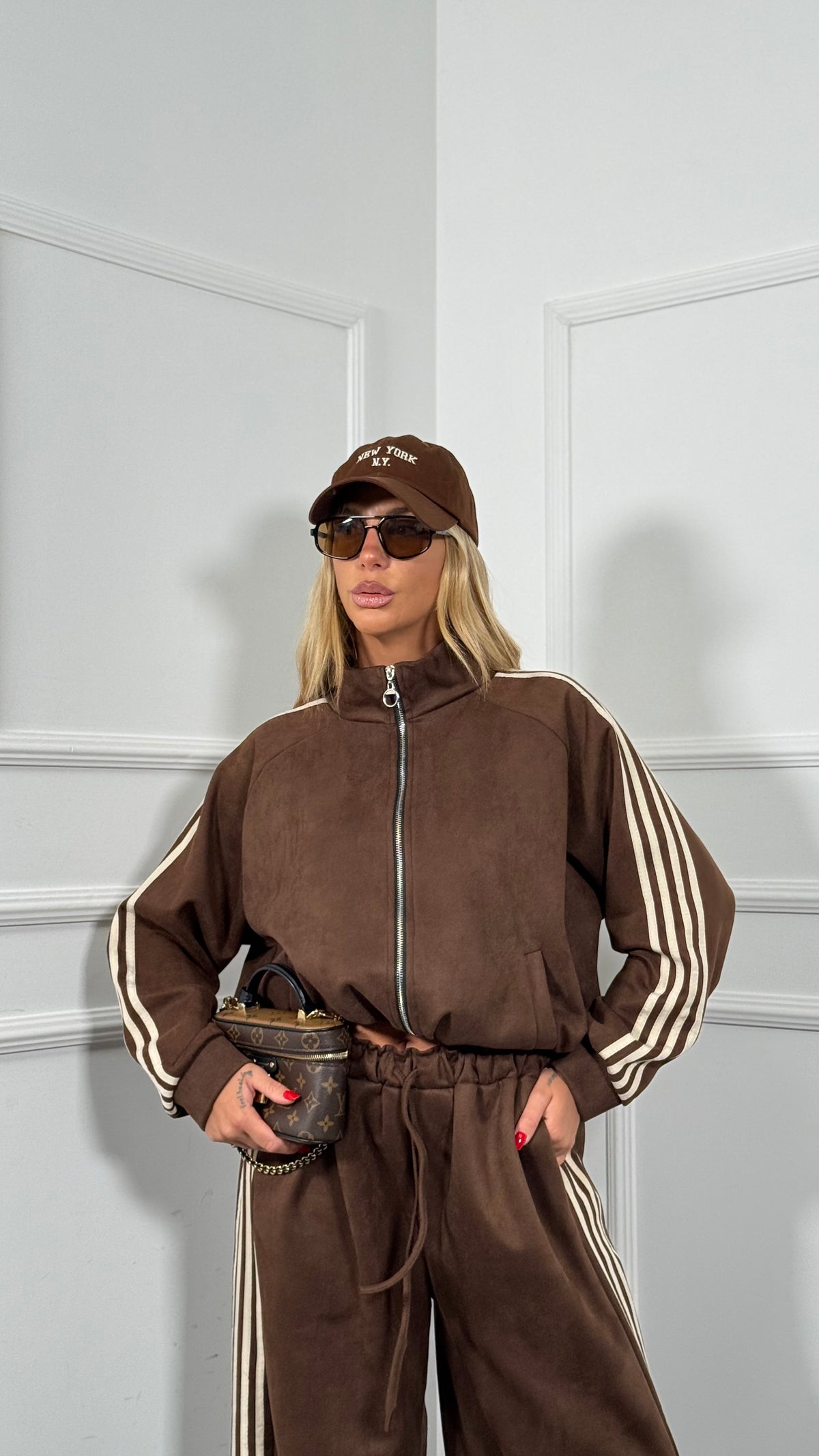Coordinato tuta ecocamoscio Curvy Smith cioccolato 9182