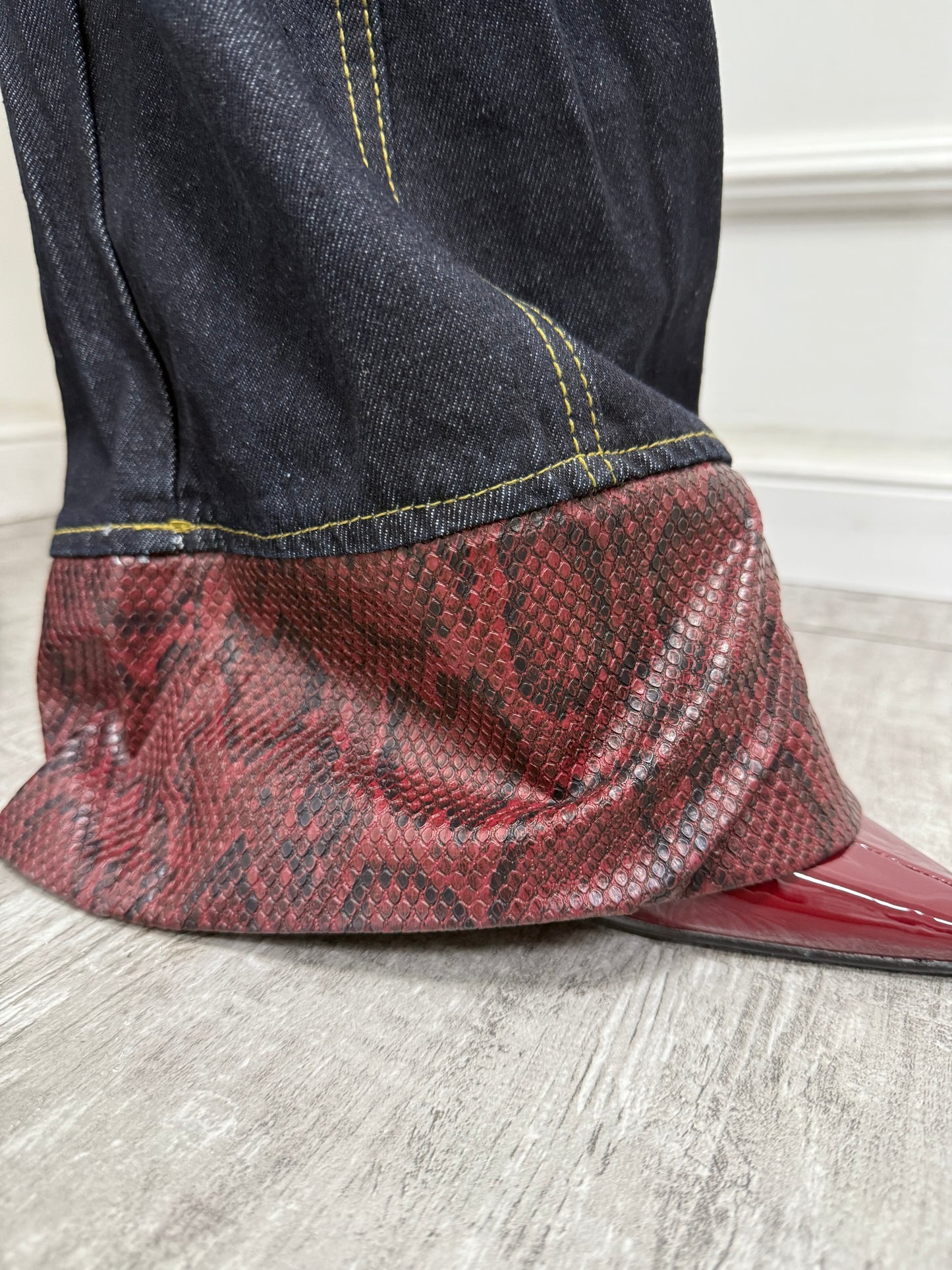 Jeans balloon con piegone pitonato lavaggio zero 9386