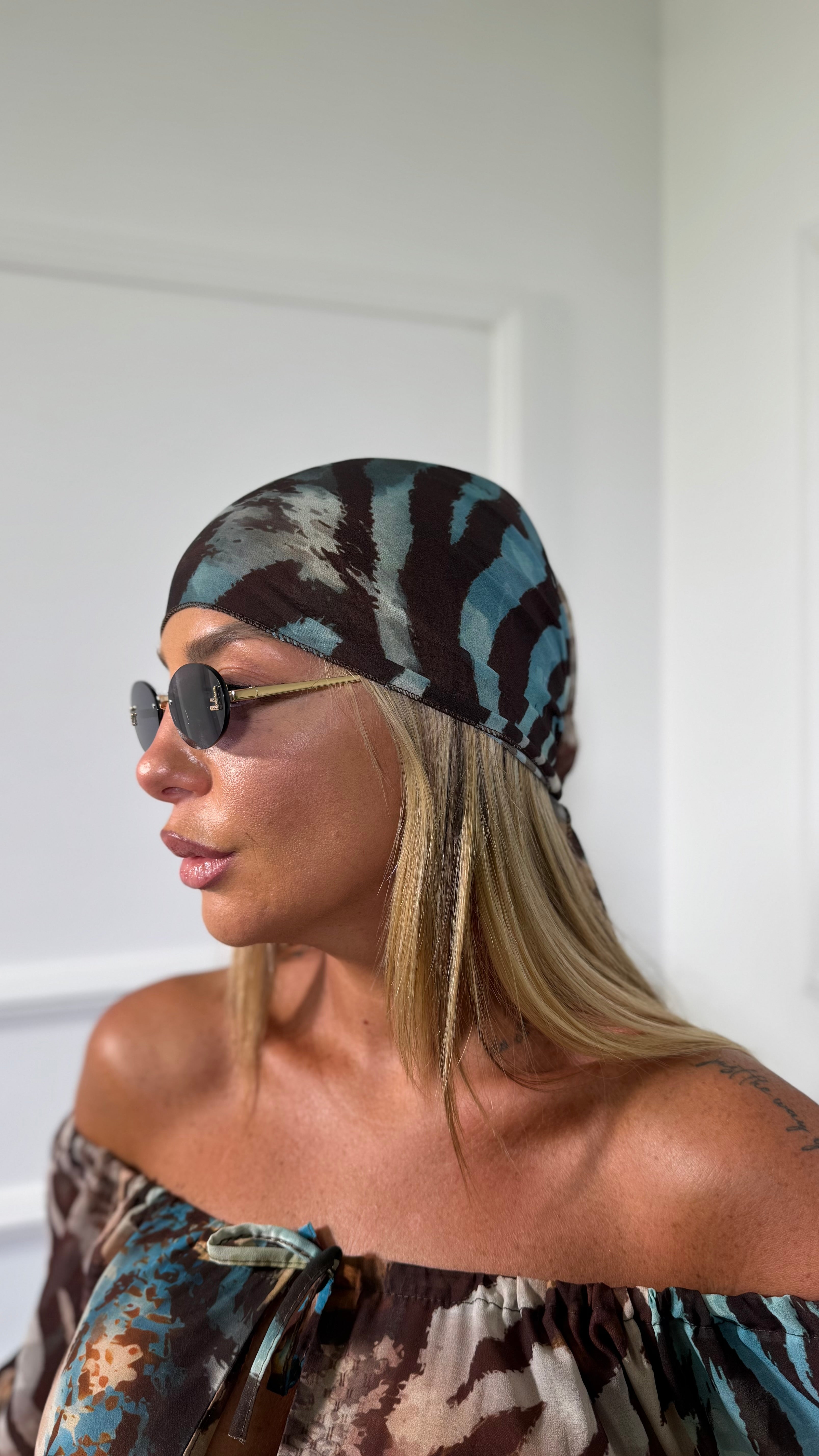 Abito corto semi velato con bandana animalier Reyna turchese/marrone 60606
