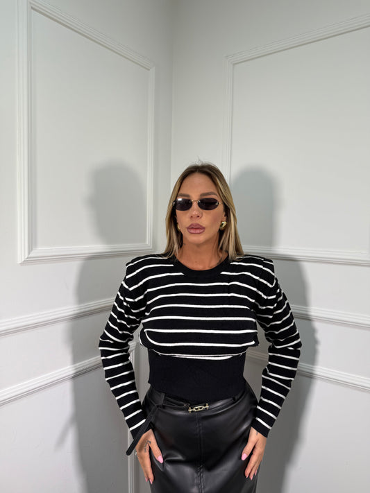 Maglioncino con spalline Minimal nero t186