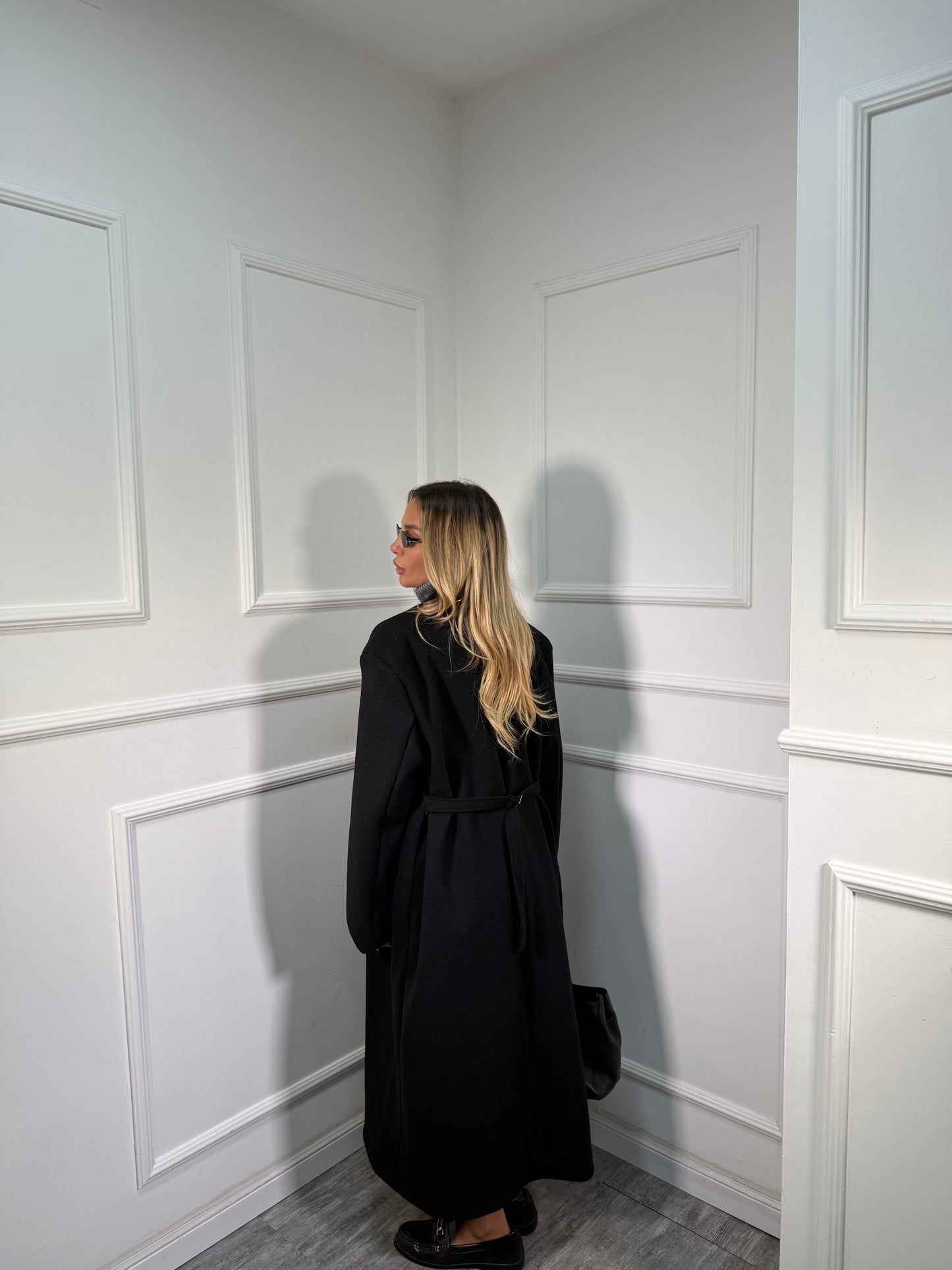 Cappotto doppiopetto con cinturino sul retro Broadway nero m11149