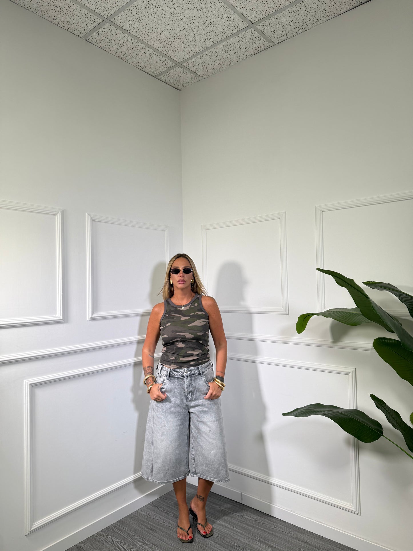 Bermuda in denim tela fissa grigio yd8277-2