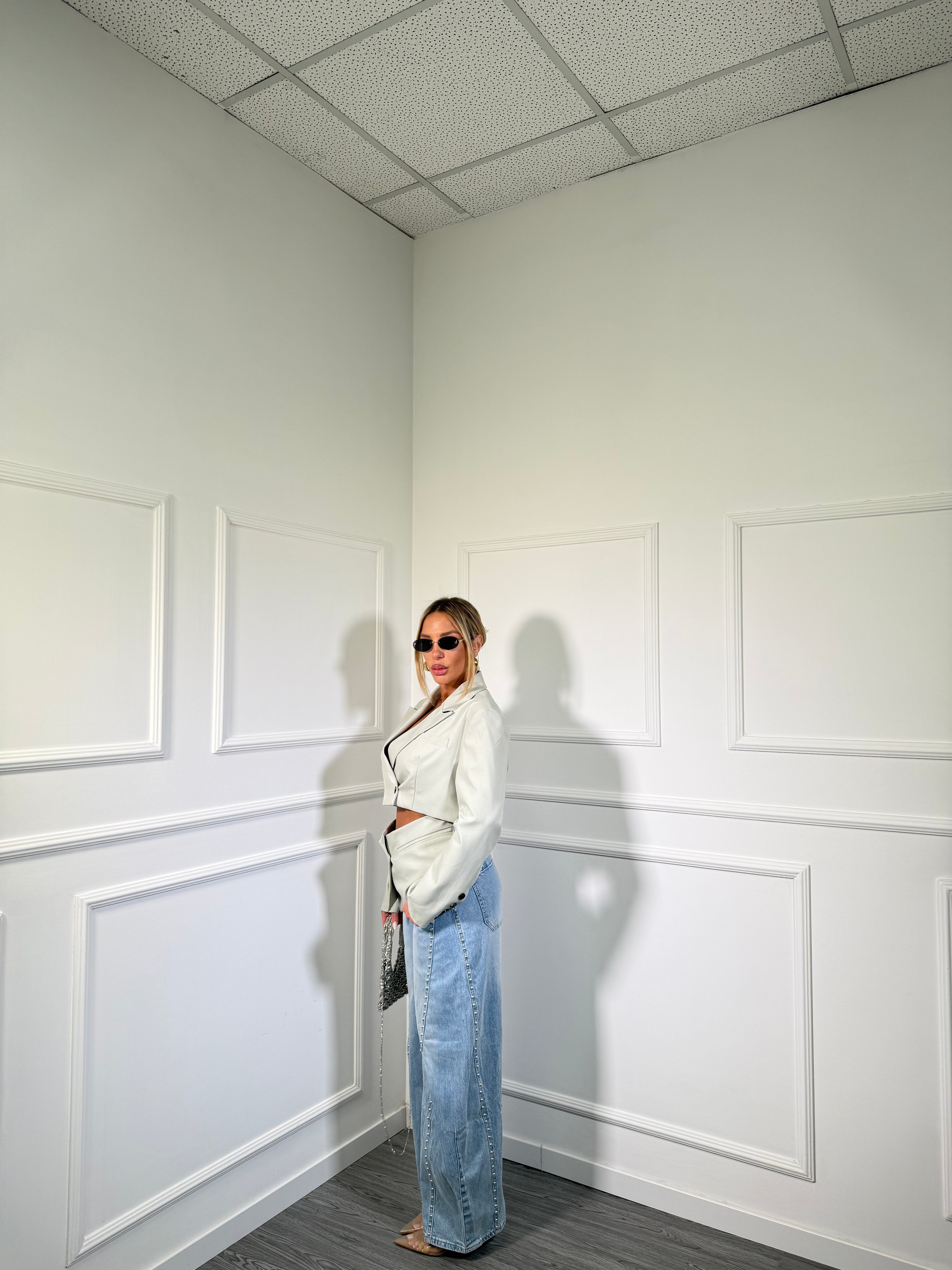 Jeans balloon con borchie lavaggio chiaro