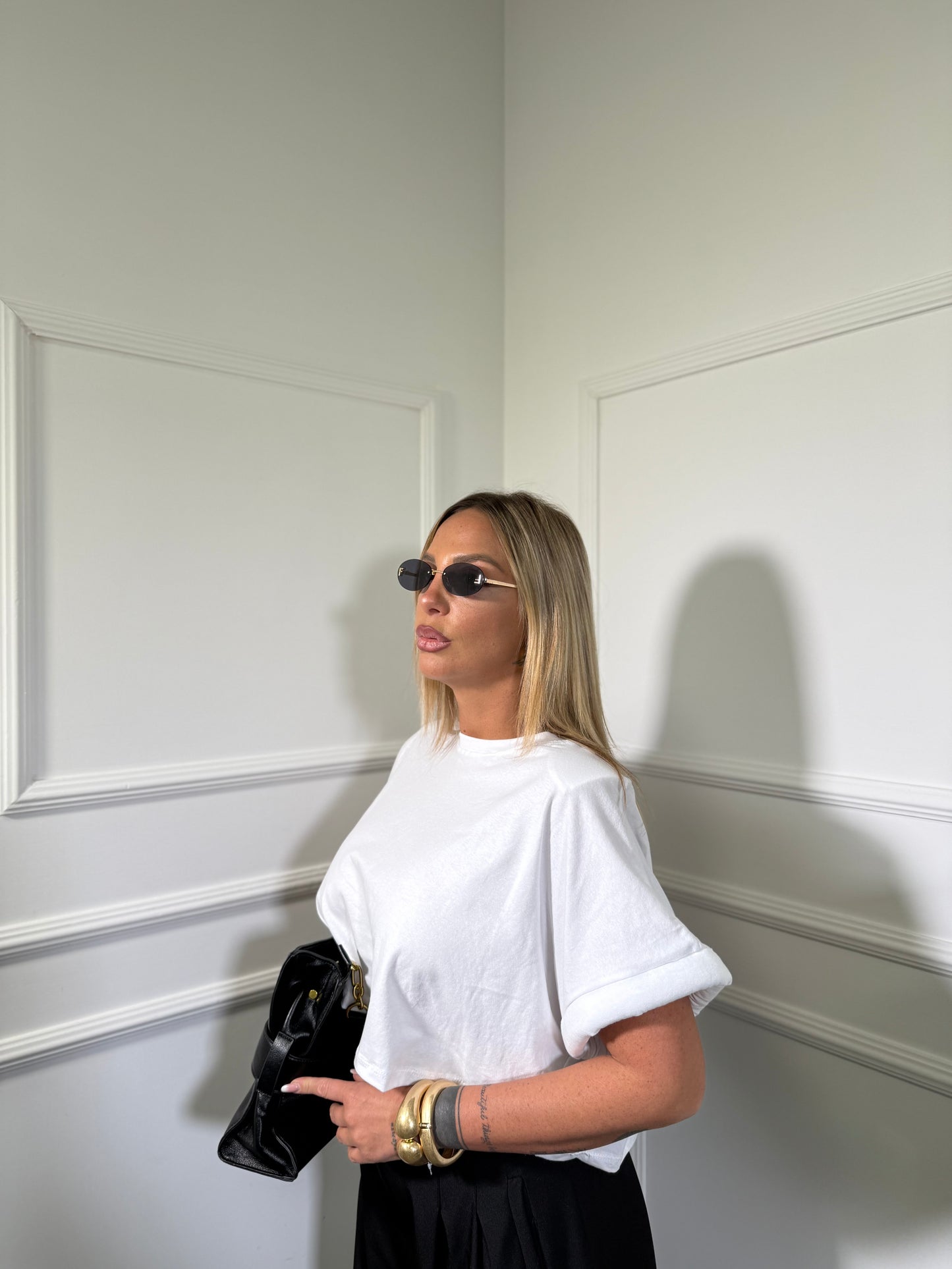 T-shirt crop con spalline e risvolto imbottito bianca 5649