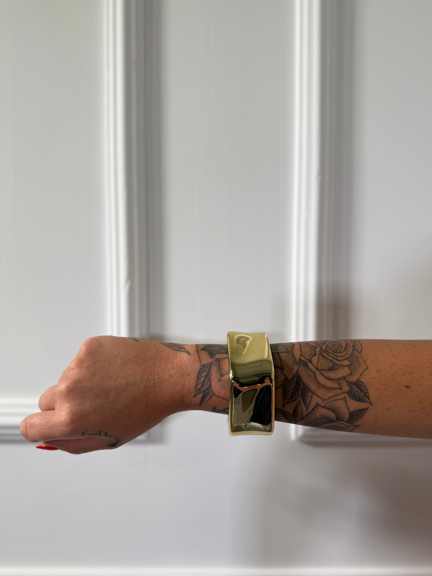 Bracciale rigido a punta oro