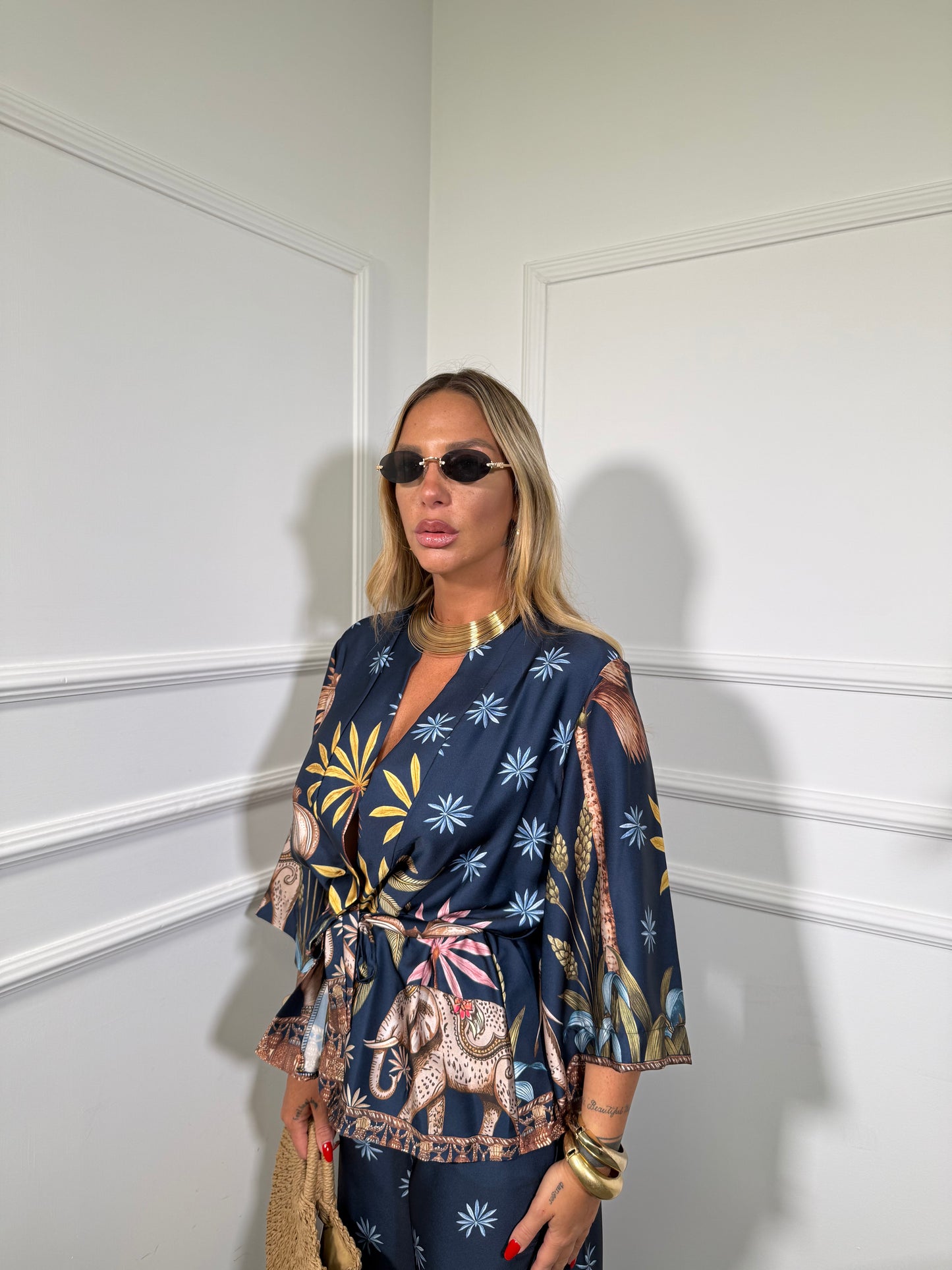 Coordinato in satin con kimono India blu