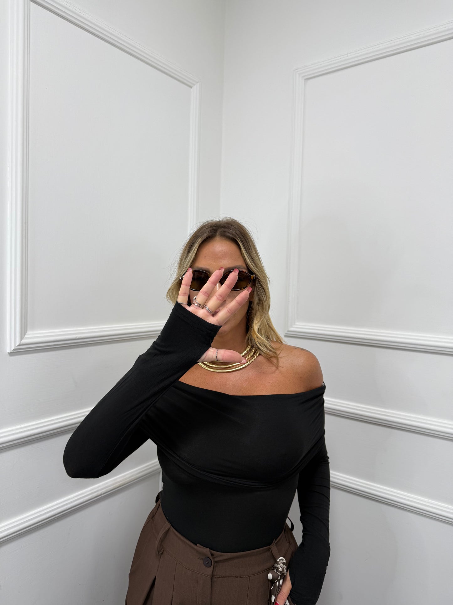 Shirt scollo a barca in viscosa Brendy nero ng3811