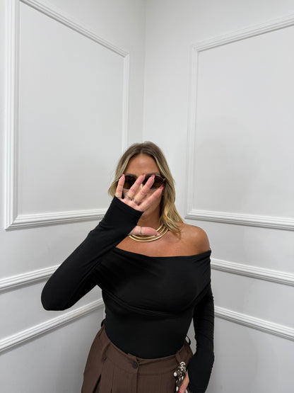 Shirt scollo a barca in viscosa Brendy nero ng3811