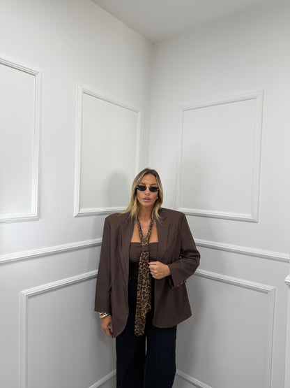 Blazer oversize con spacchetti laterali e spalline imbottite cioccolato 87267