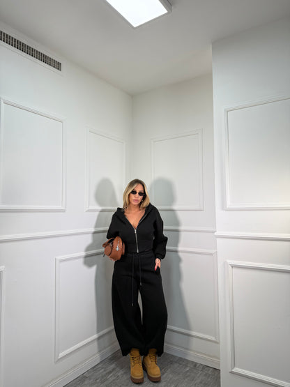 Coordinato in tuta con felpa crop Jeremy nero 97065