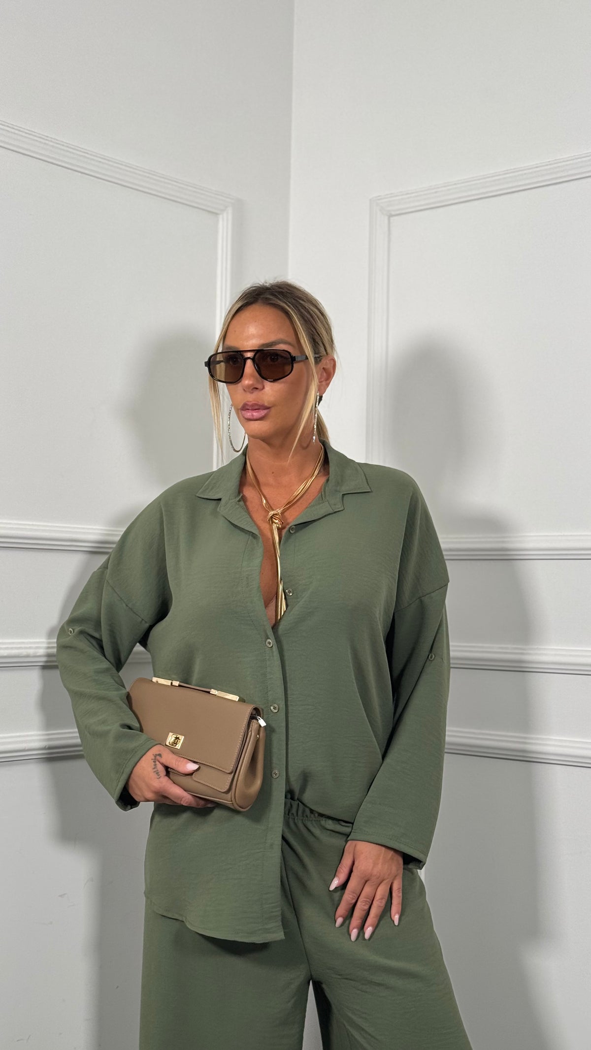 Coordinato con pantaloni palazzo verde militare 5687