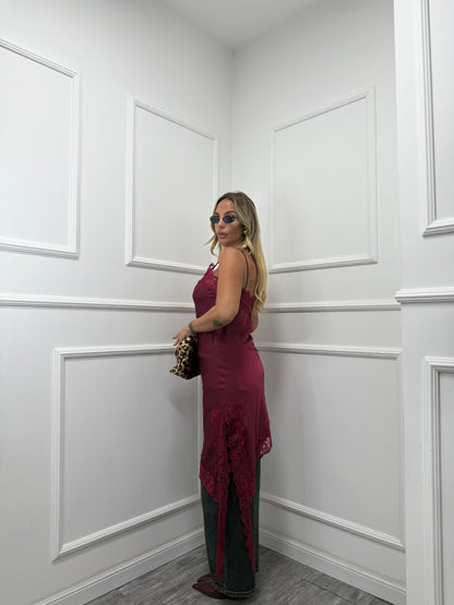 Abito/Top asimmetrico in raso e pizzo bordeaux