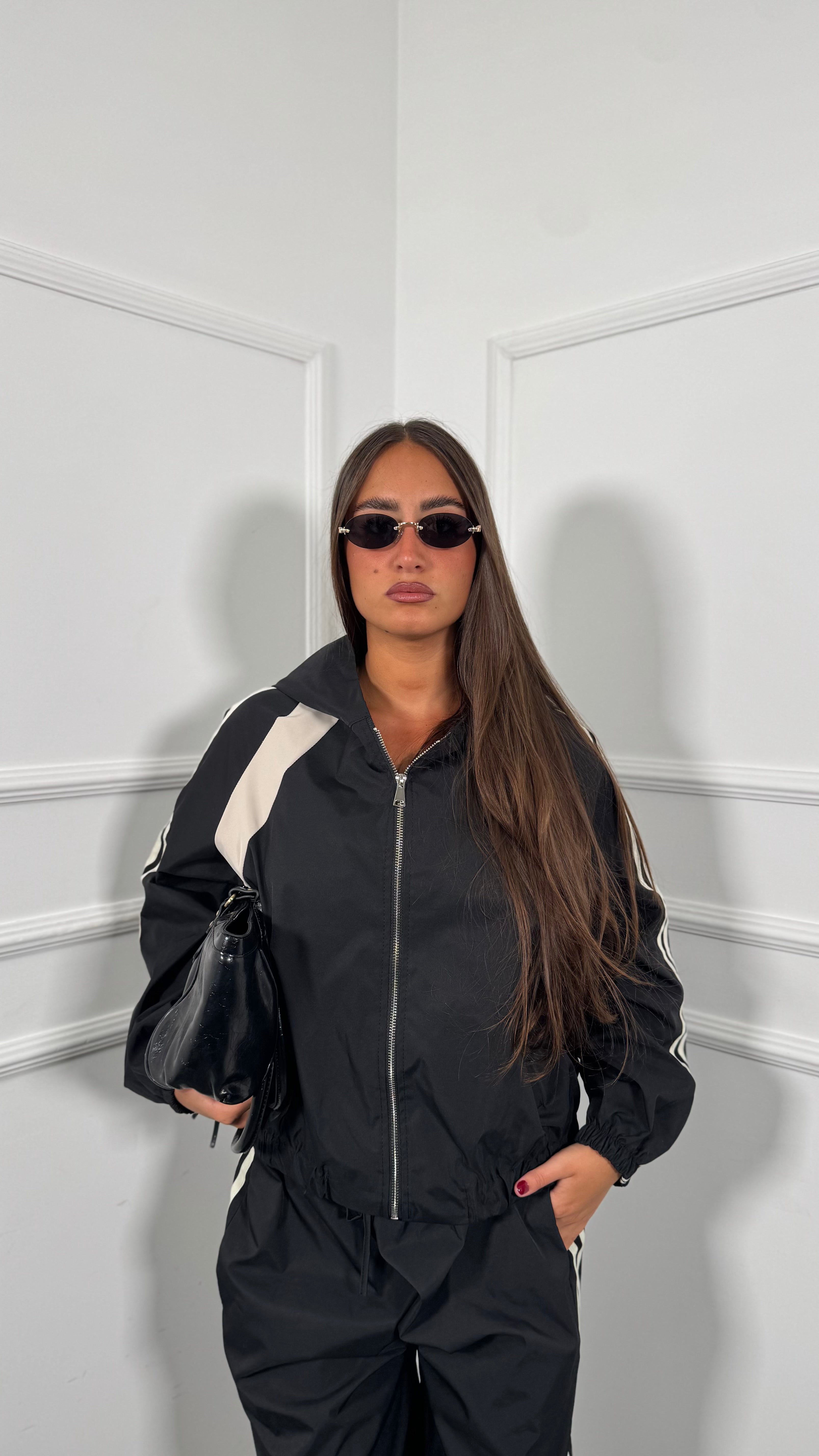 Coordinato tuta in neoprene con bande laterali CURVY nero kk19306