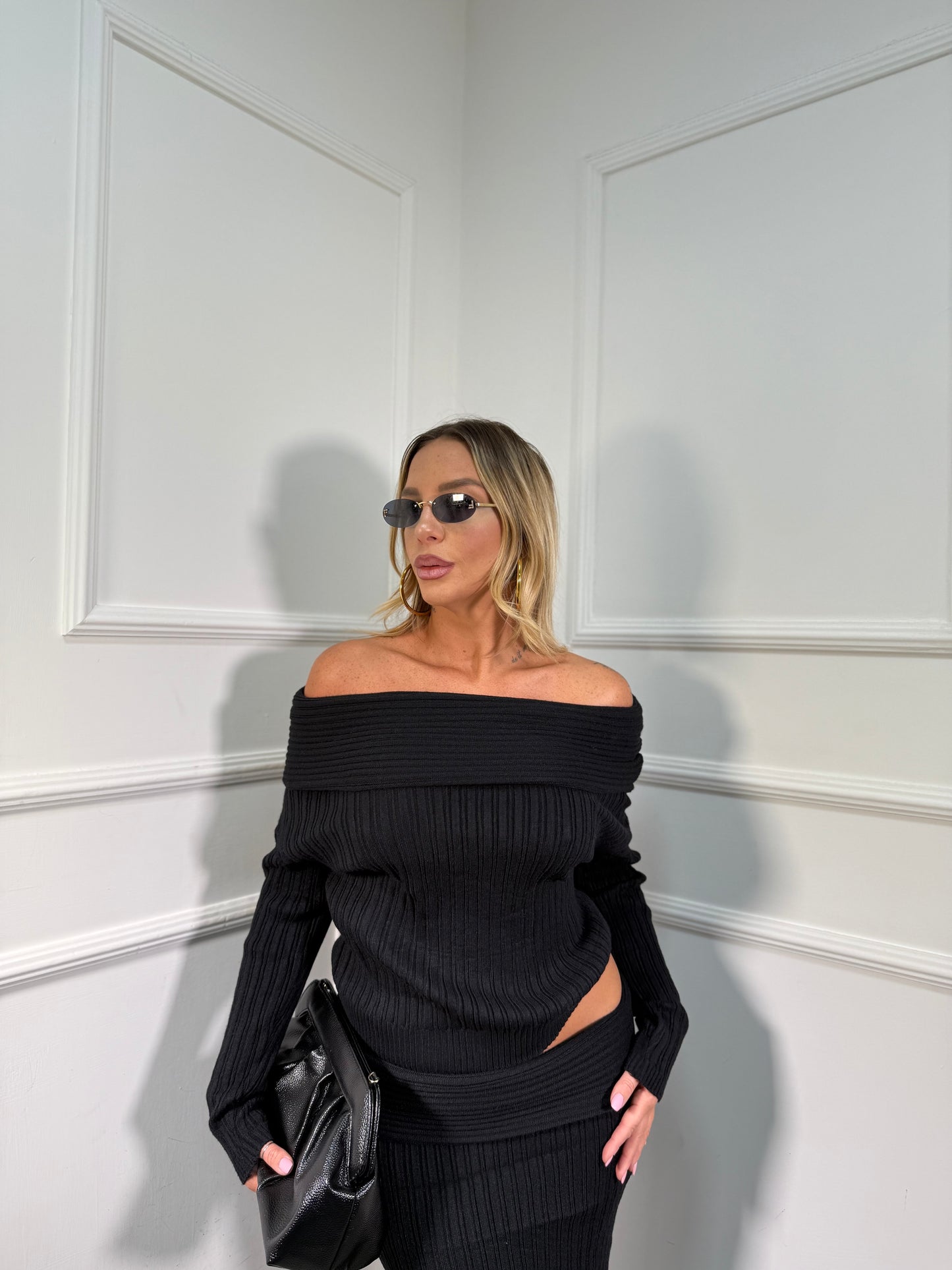 Coordinato a costine scollo a barca Shanty nero g173