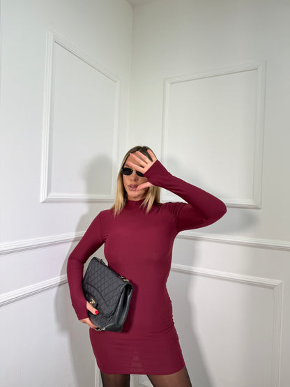 Abito in lycra con manica a guanto bordeaux 16577