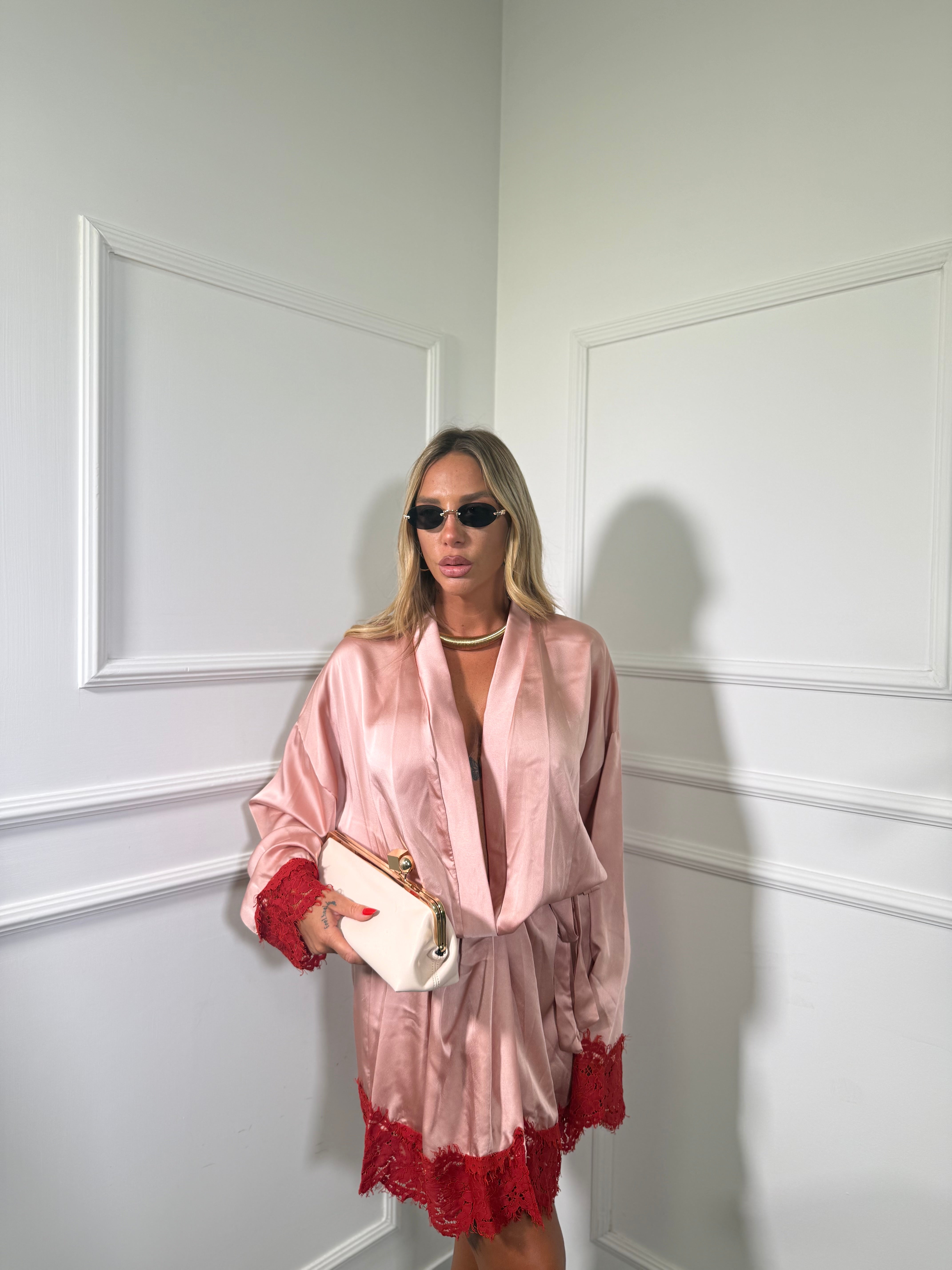 Kimono in satin e pizzo Kesya rosa