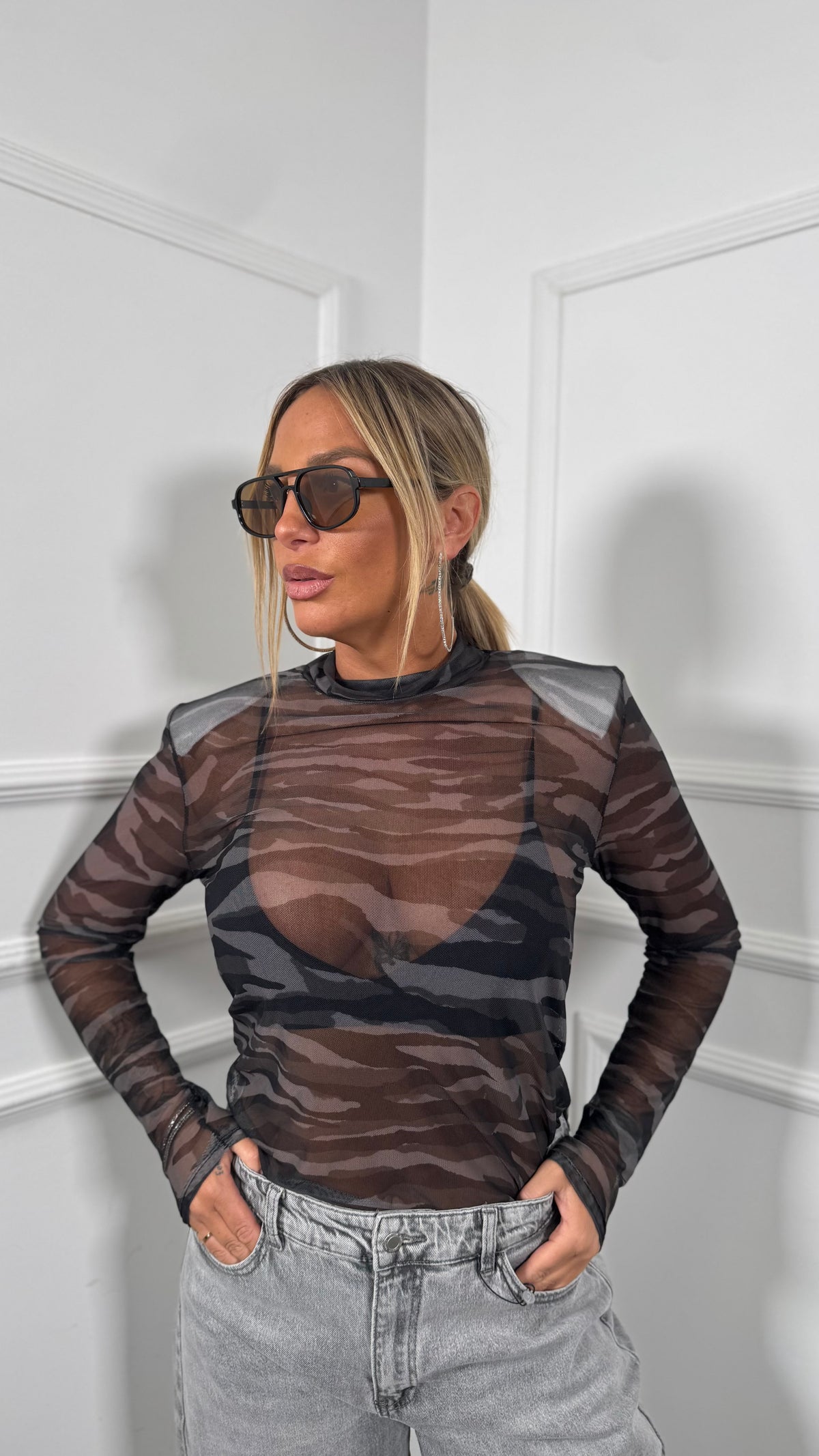 Shirt velata con spalline zebrata grigia/nera