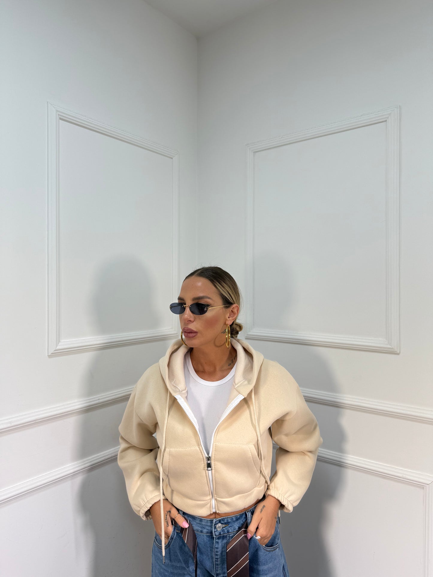 Felpa crop in pile con cappuccio Essential burro 43763