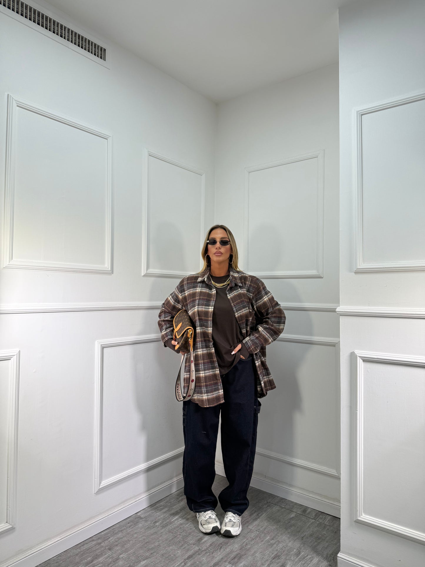 Camicia oversize in flanella con spalline Marshal cacao/grigia