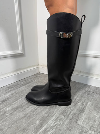 Stivali in ecopelle gambale alto con fibbia nero LA026