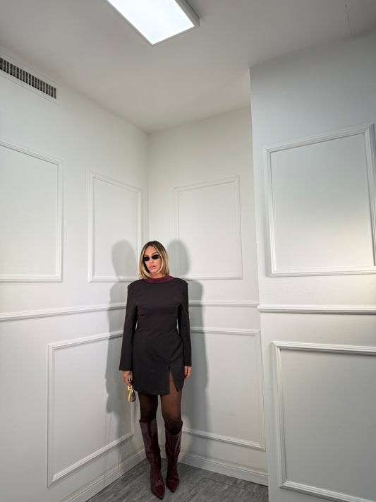 Abito con spalline e scollo sul retro Reverse cacao 605