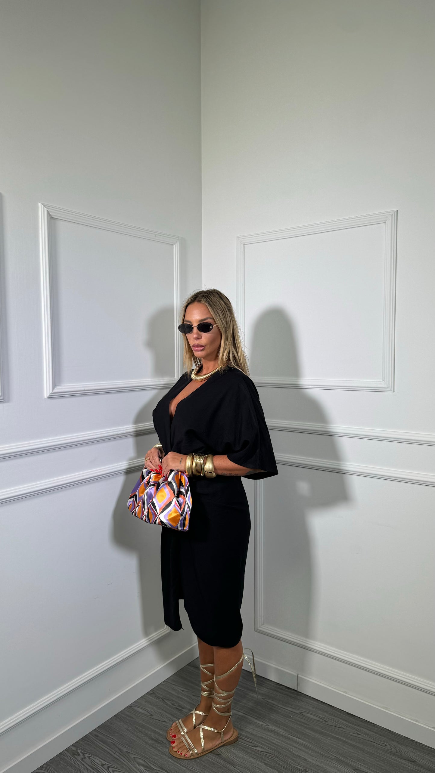 Abito midi drappeggiato Desiree nero 30709