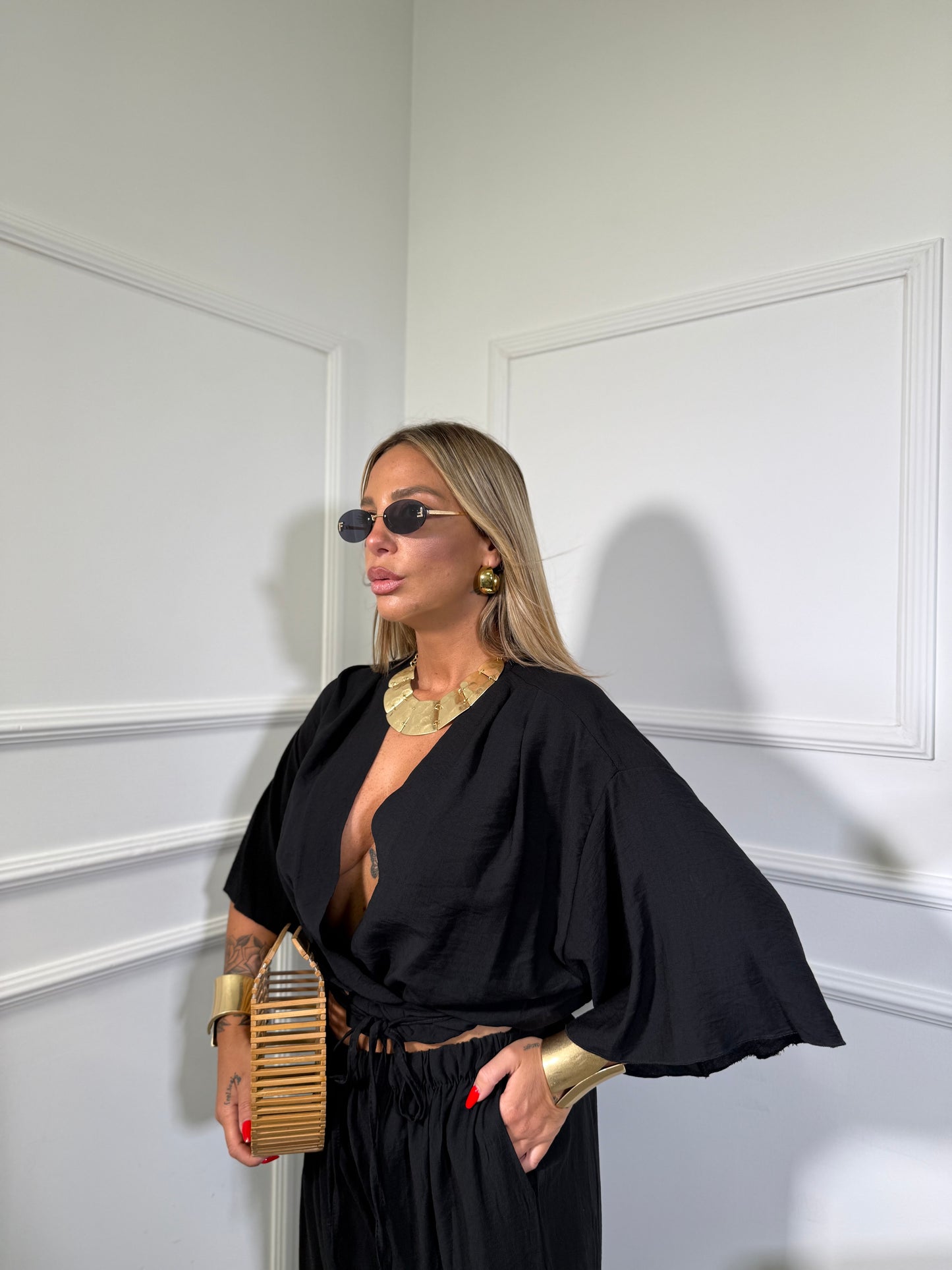 Coordinato con blusa a portafoglio (Curvy) Zamira nero 335