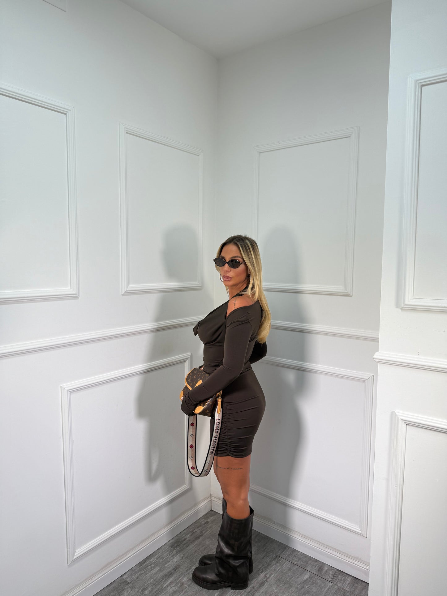 Abito scollo sciallato in lycra Ginny cioccolato 1122