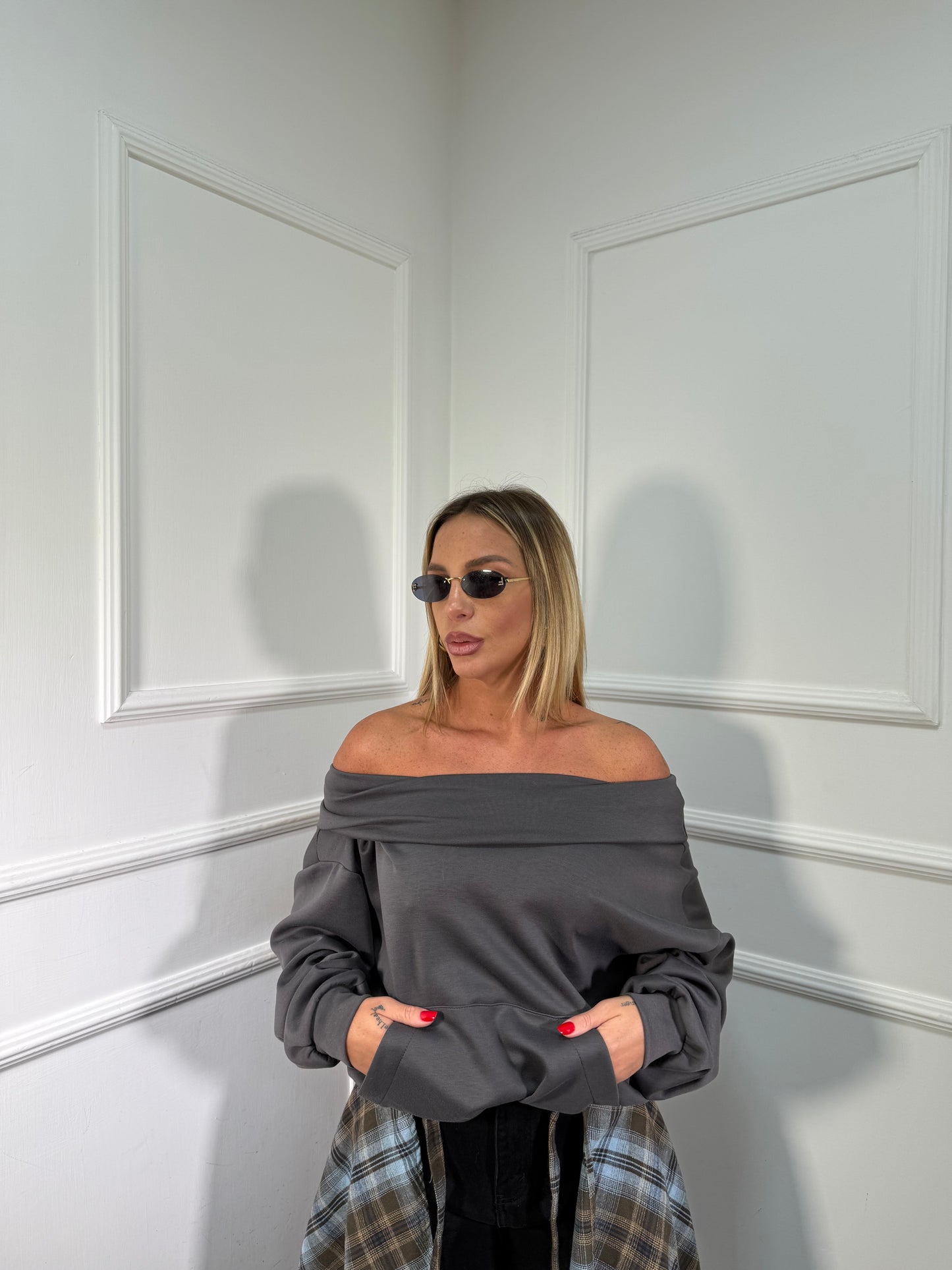 Felpa scollo a barca grigio 97037