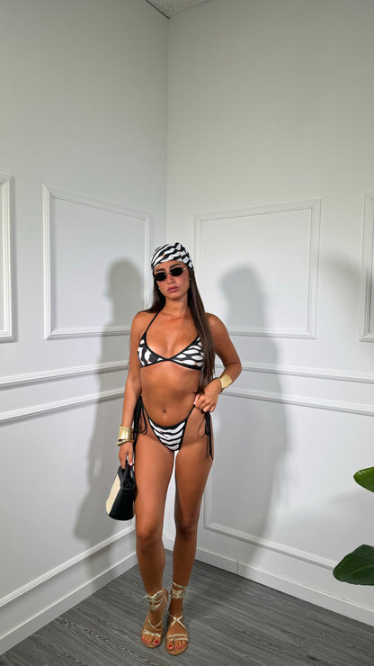 Costume con copricostume + bandana animalier nero