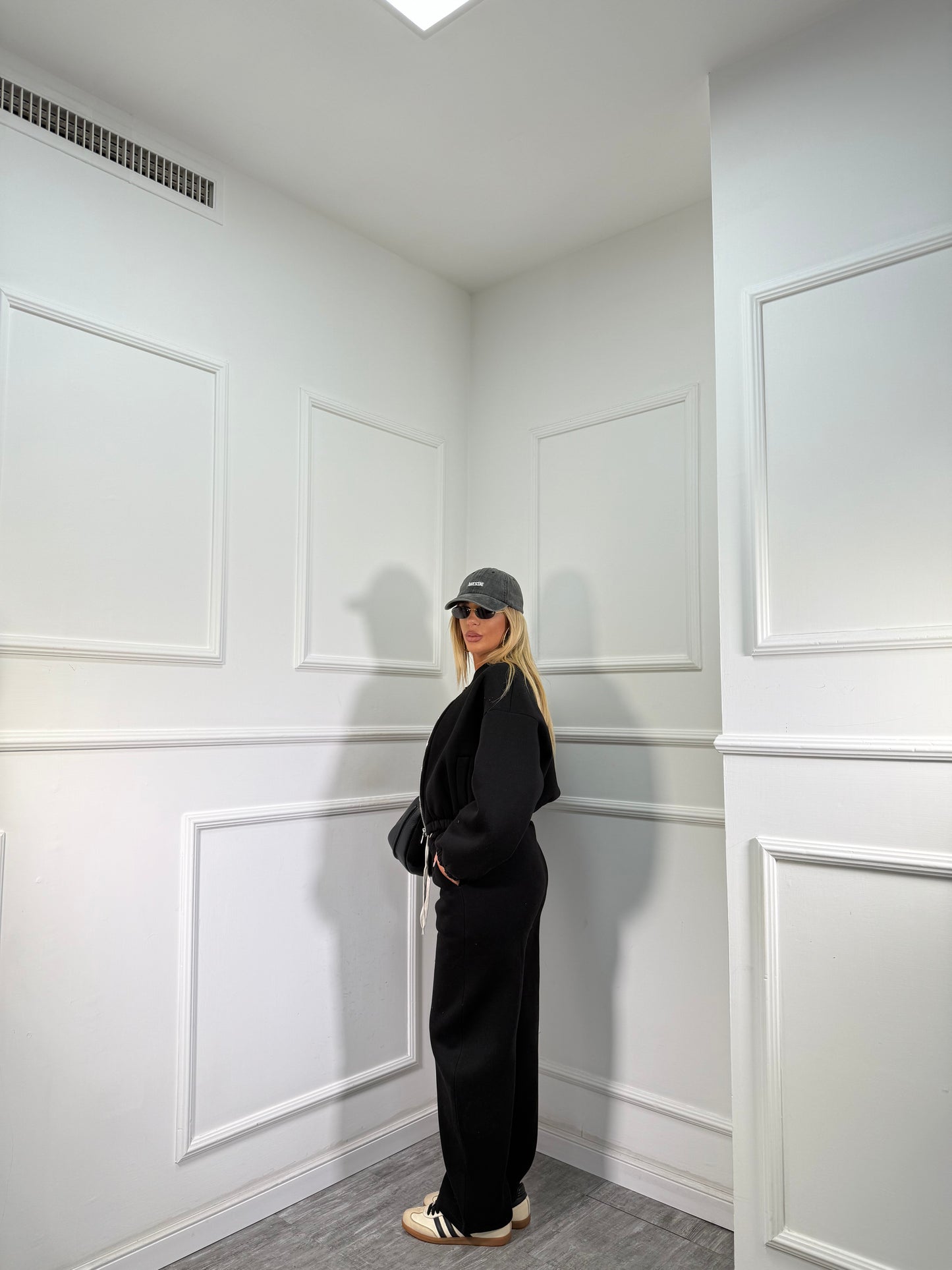 Coordinato in tuta Coffee nero 22624