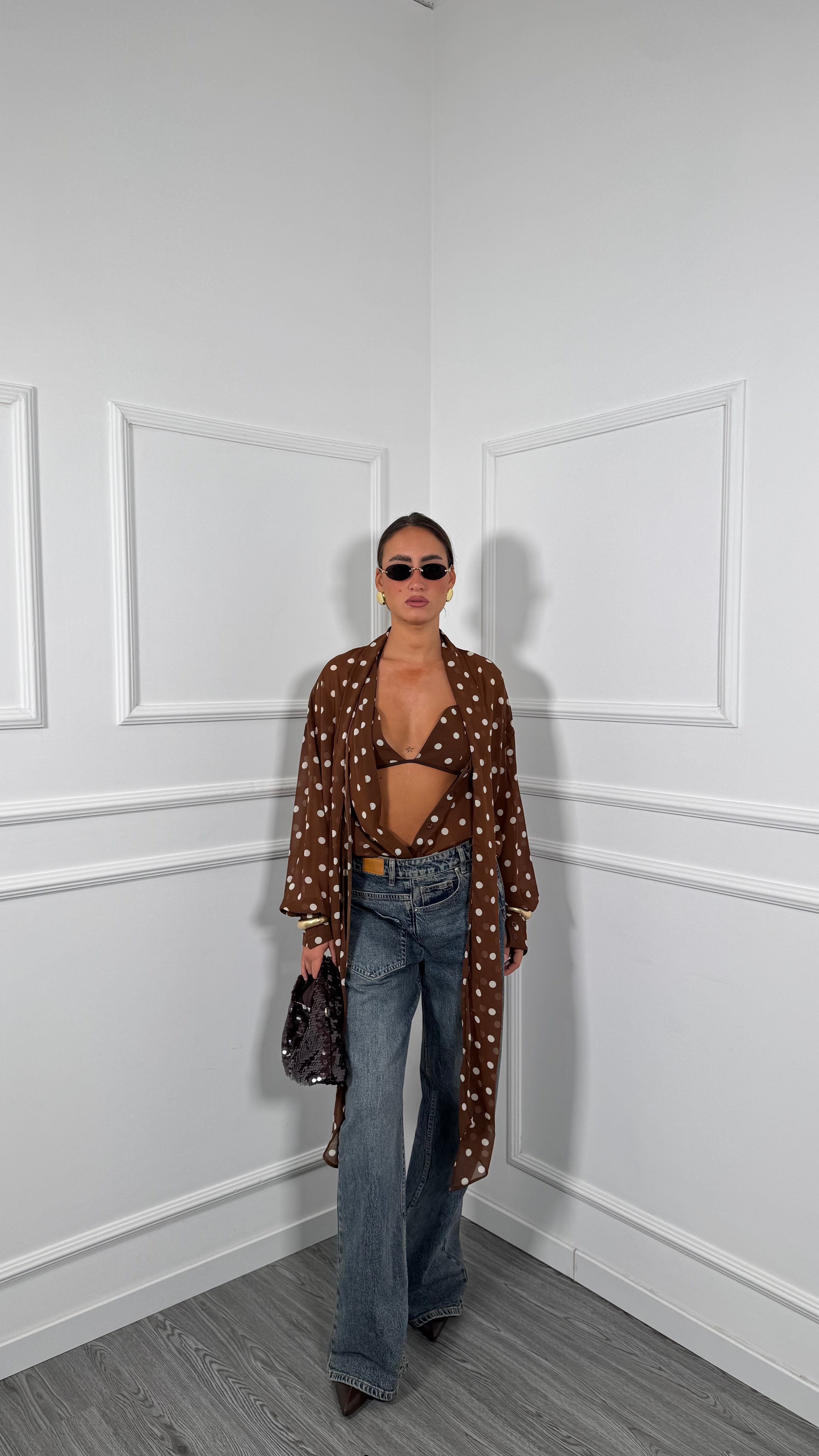 Camicia con bralette in chiffon a pois Nizza fondo marrone 19381