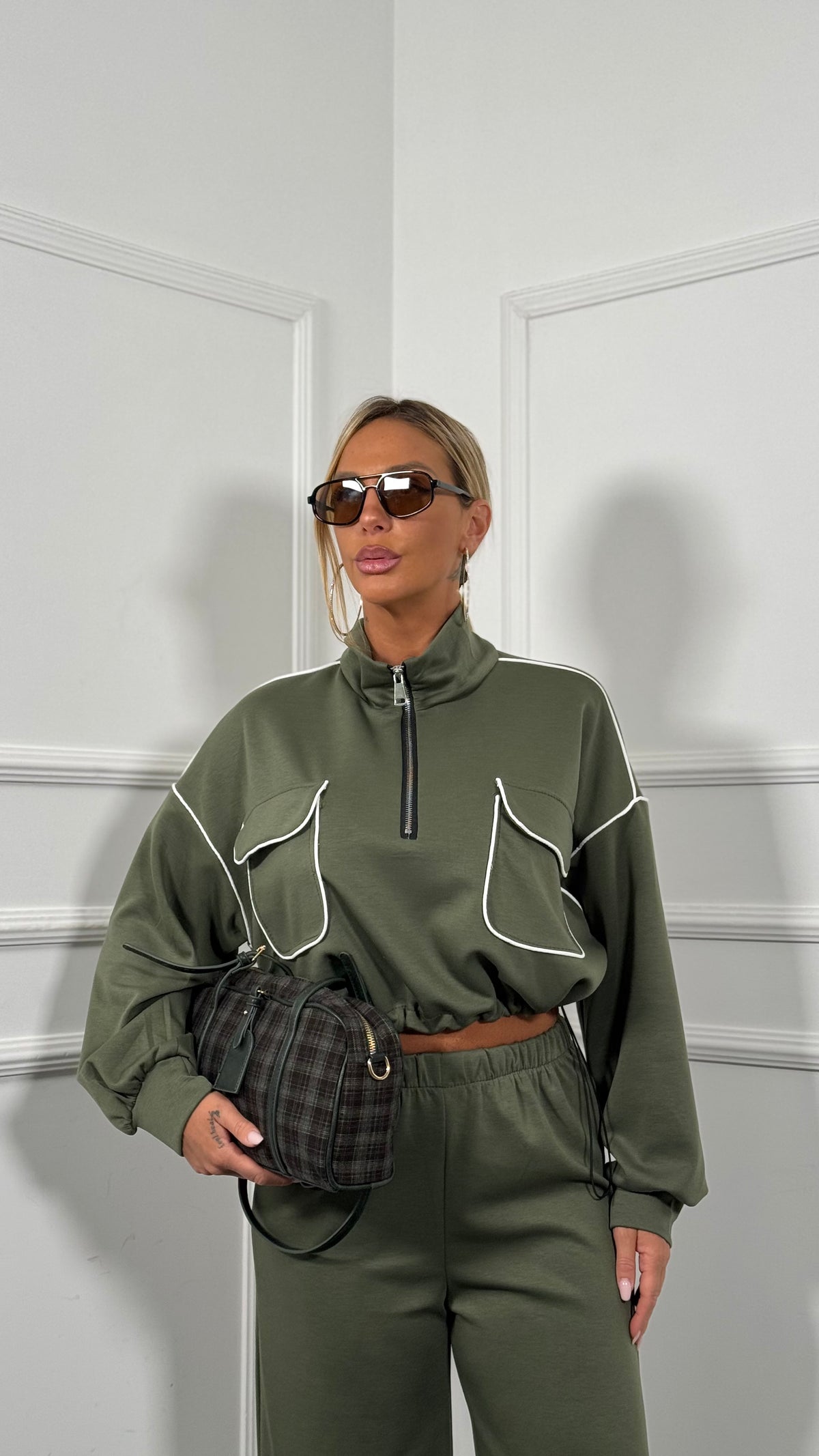 Coordinato tuta con tasconi Sandy verde militare 39161