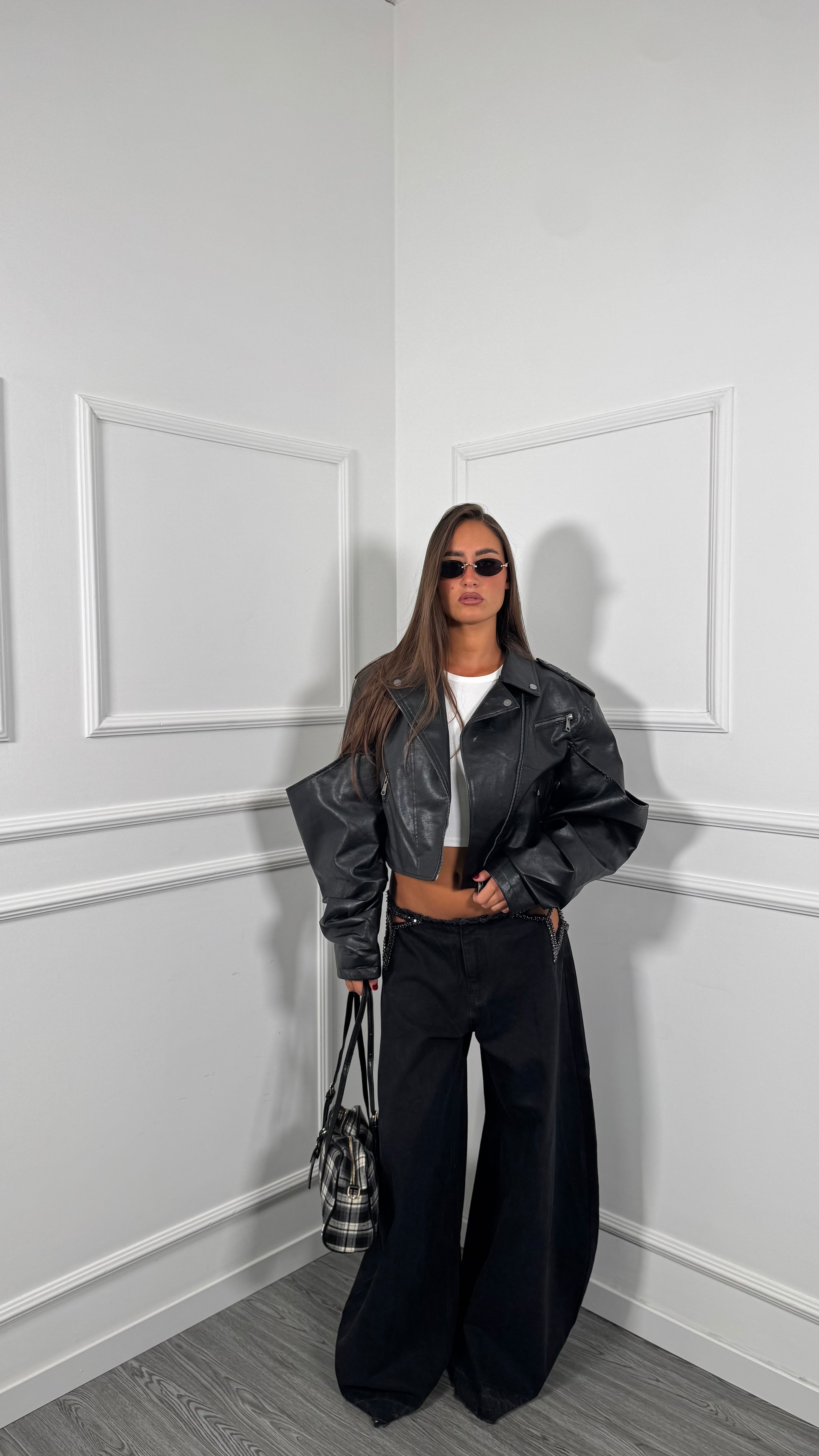 Biker ecopelle con spalline e maniche ampie nero 6683