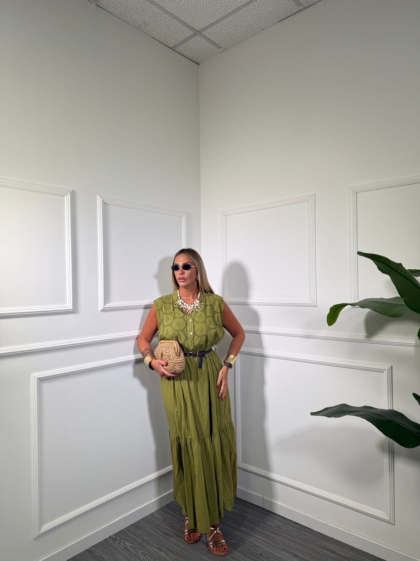 Abito midi in cotone pizzo San gallo con cintura verde acido kk10125