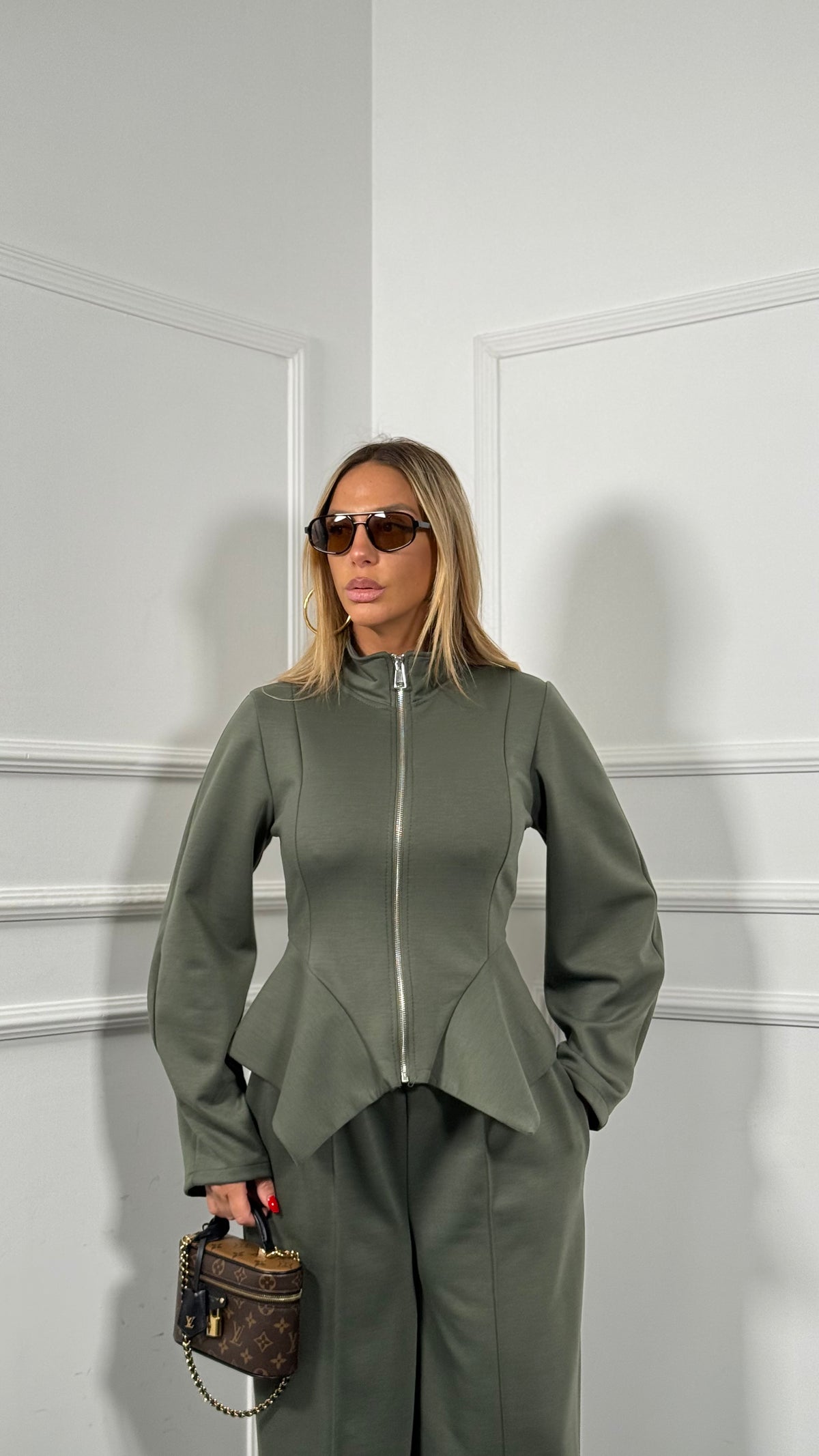 Coordinato tuta con felpa avvitata verde militare m8763