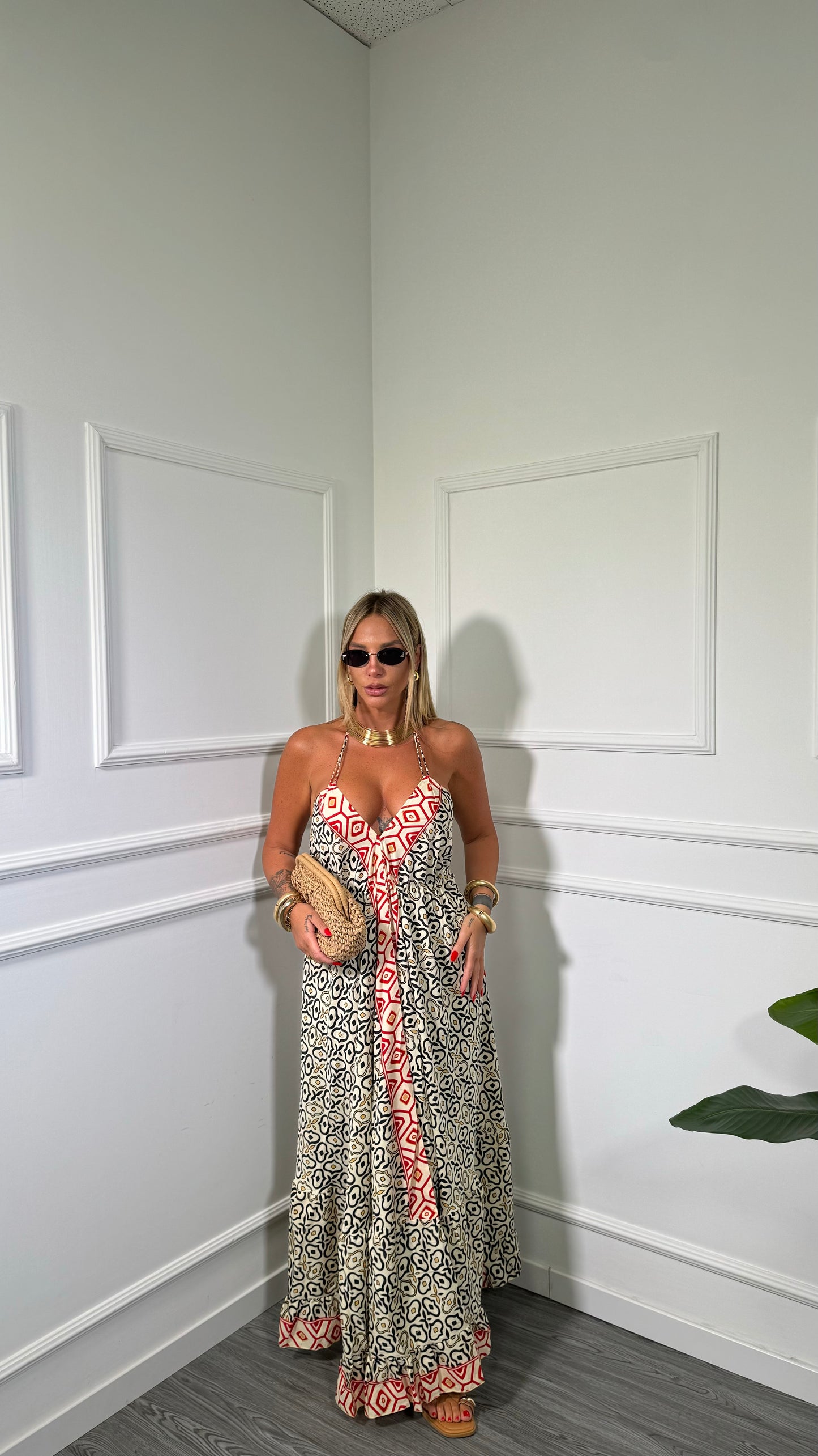 Abito scollo sul retro Gipsy fantasia nera 19-190