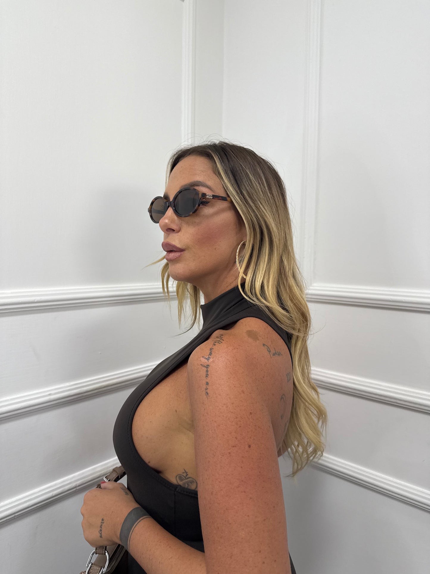 Abito in lycra collo alto scollo americano cioccolato