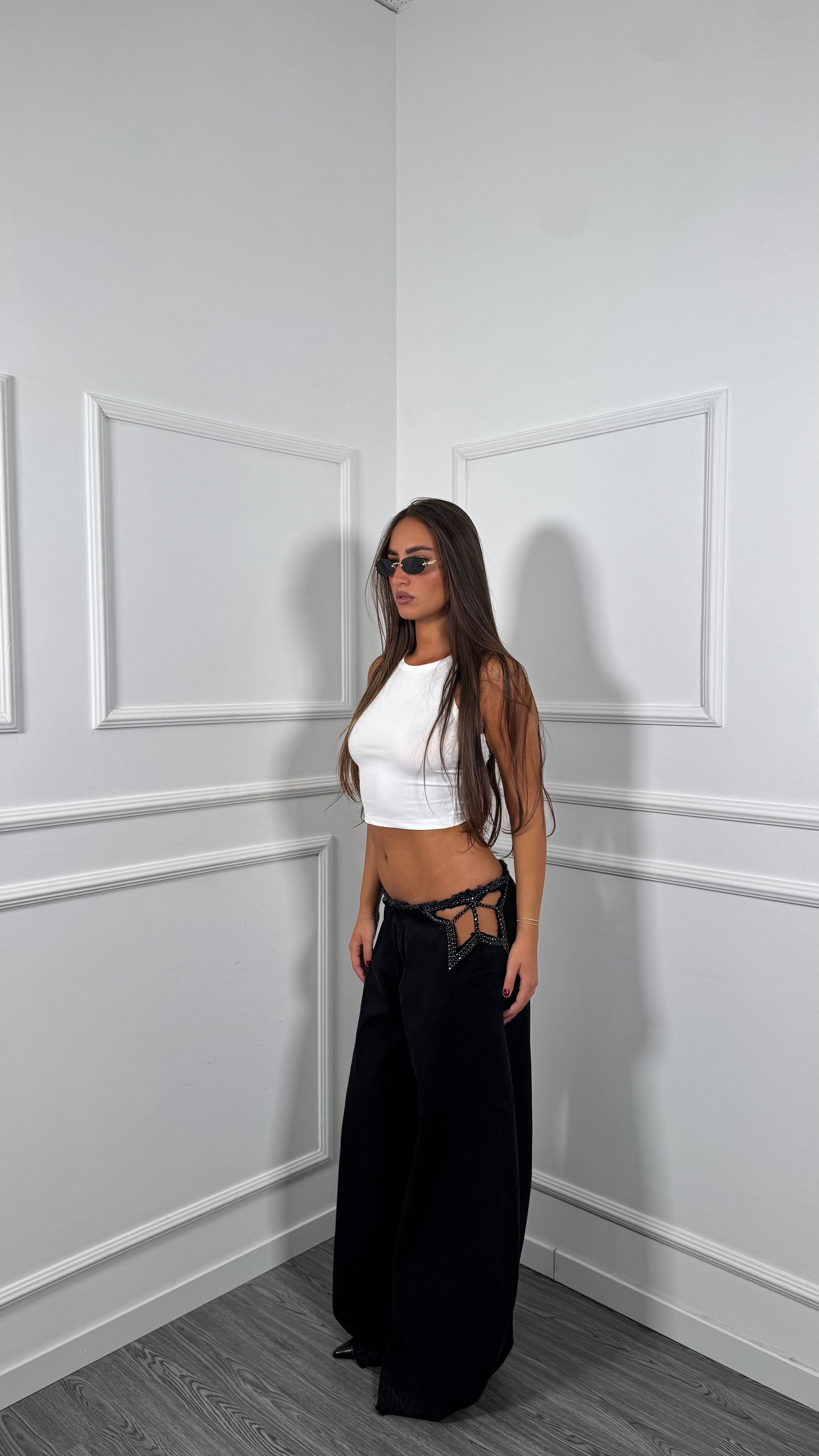 Jeans palazzo con dettaglio gioiello nero 6866