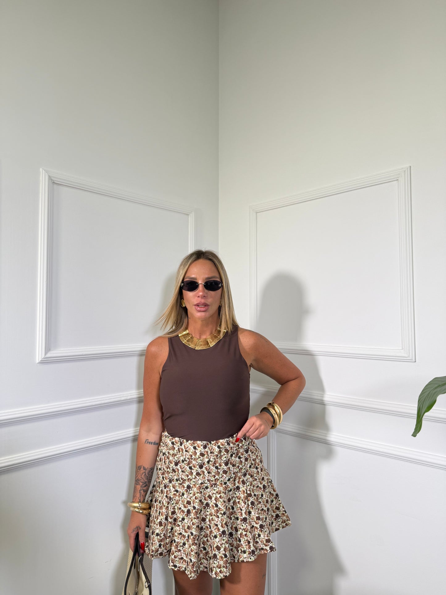 Gonna pantaloncino a fiori Cabana marrone  30205