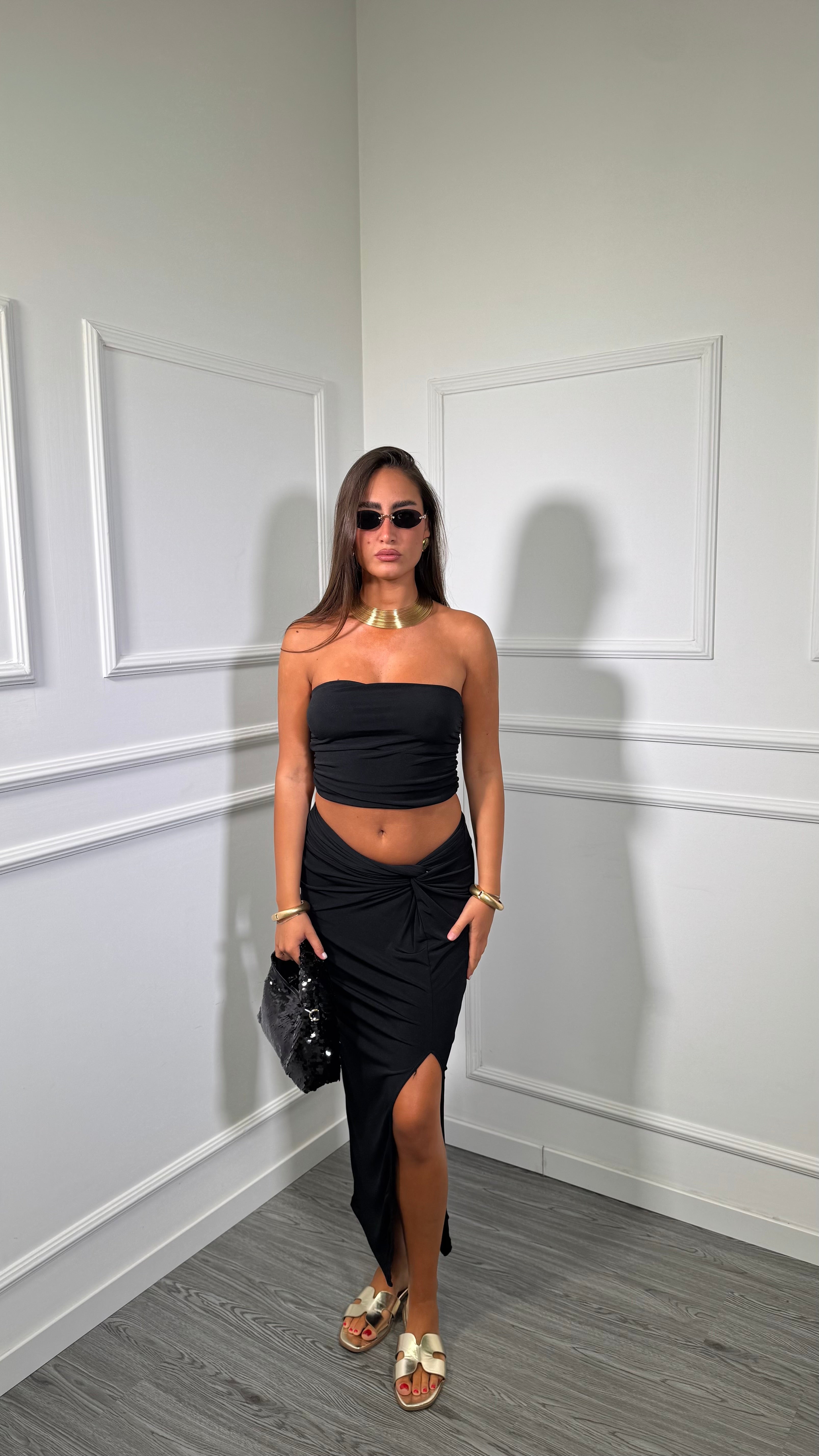 Coordinato in lycra con nodo nero