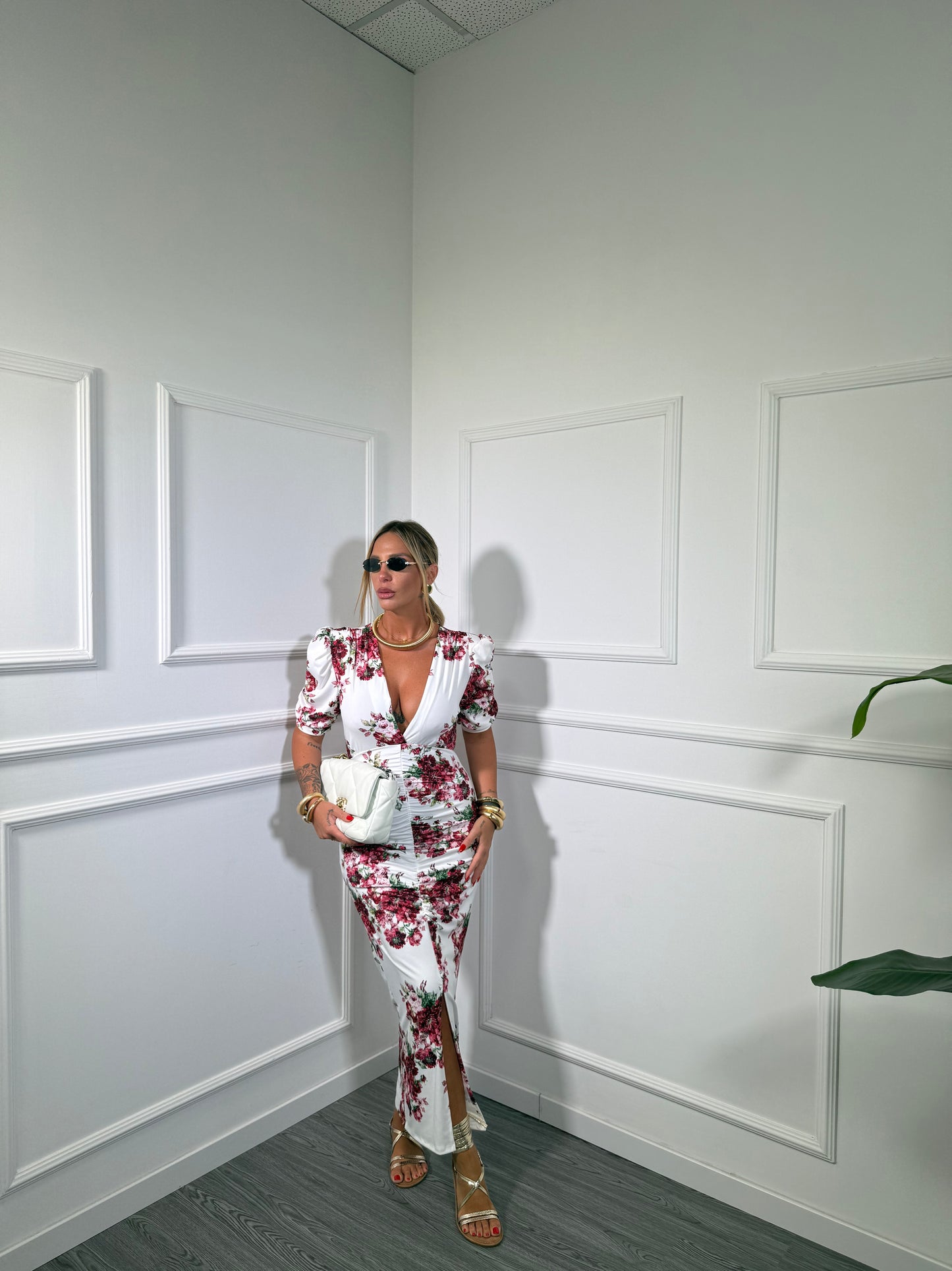 Abito midi in lycra con spalline Sunrise fondo bianco/fiori bordeaux 9141